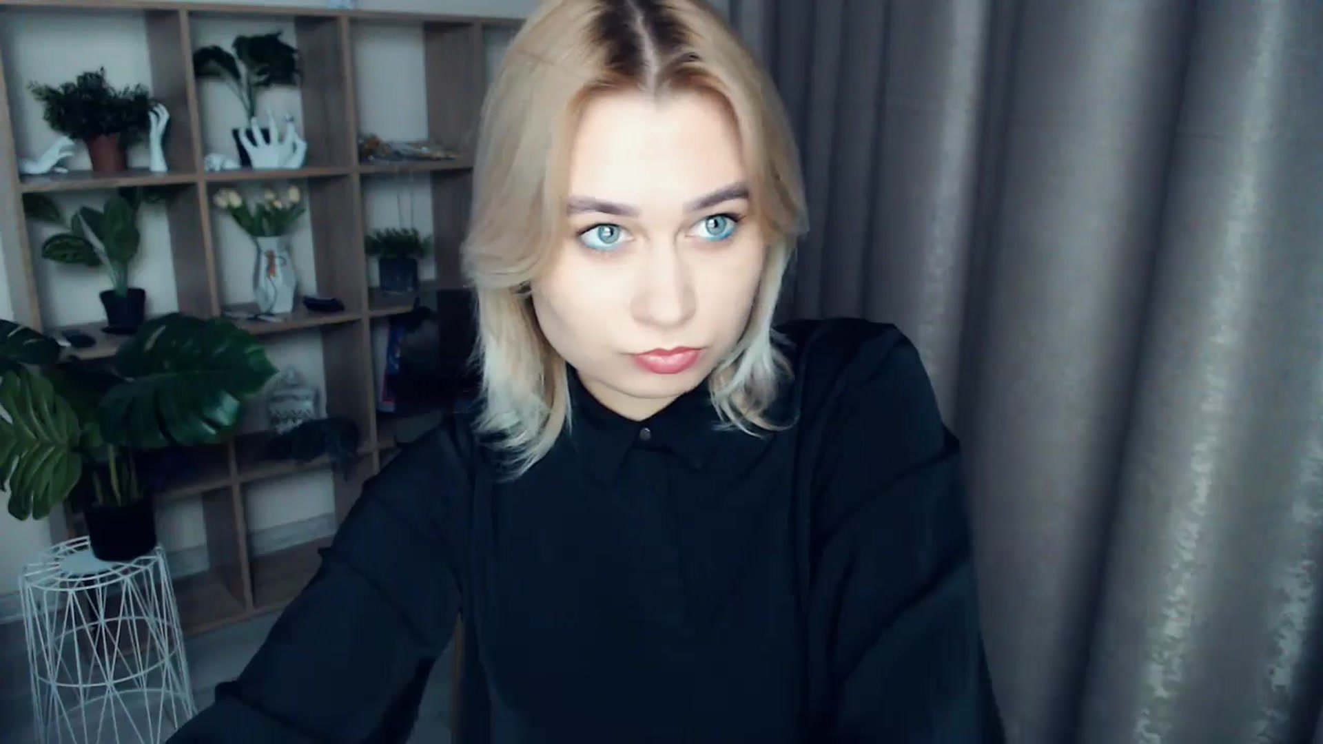 Gallery image thumbnail from Kukla_kolduna's myfreecams stream on, 12/04/2024, 15:33 image 15 of 20