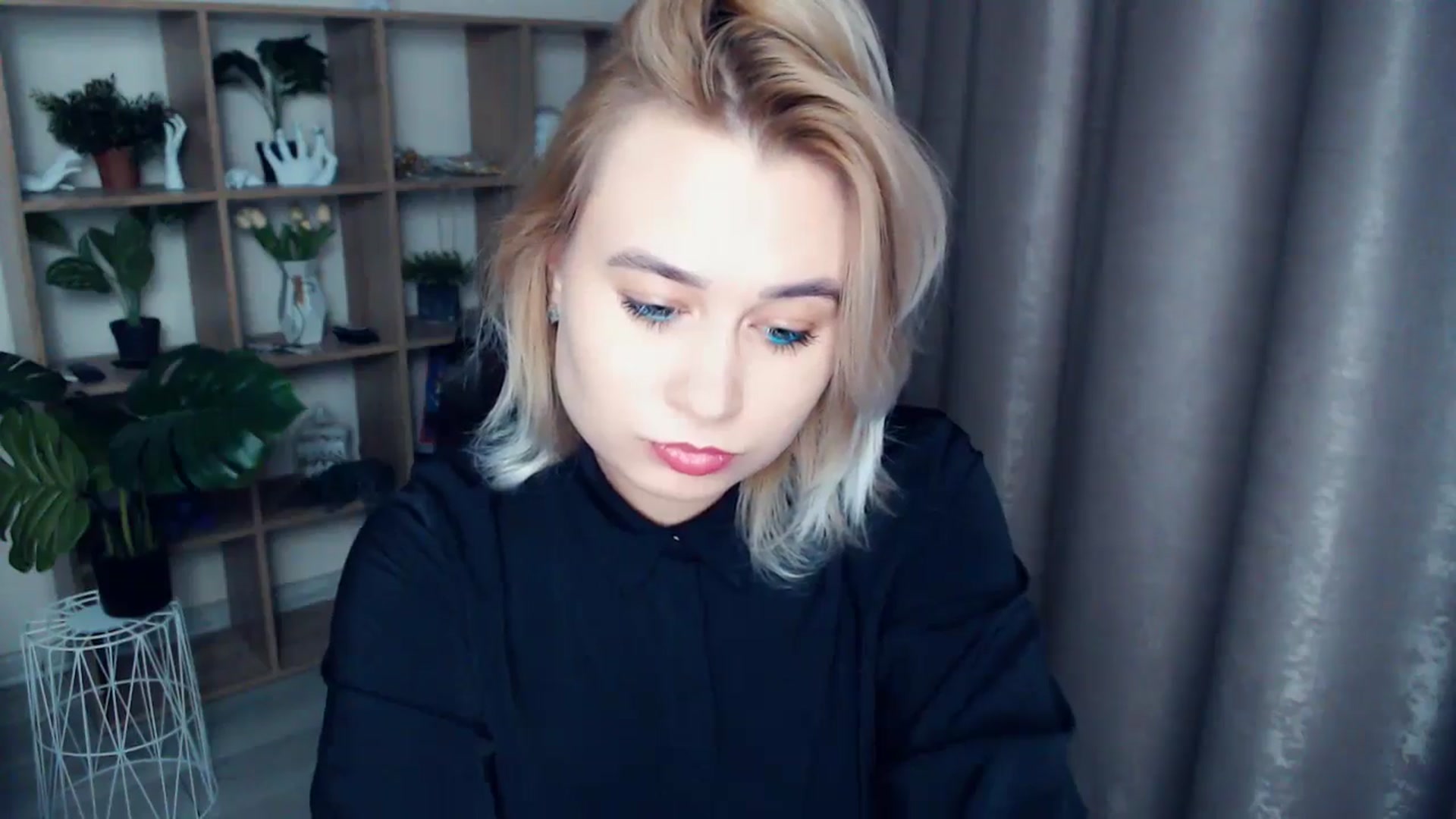 Gallery image thumbnail from Kukla_kolduna's myfreecams stream on, 12/04/2024, 15:33 image 7 of 20