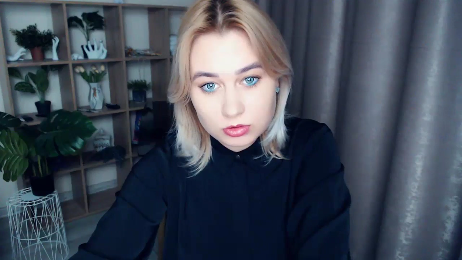 Gallery image thumbnail from Kukla_kolduna's myfreecams stream on, 12/04/2024, 15:33 image 14 of 20