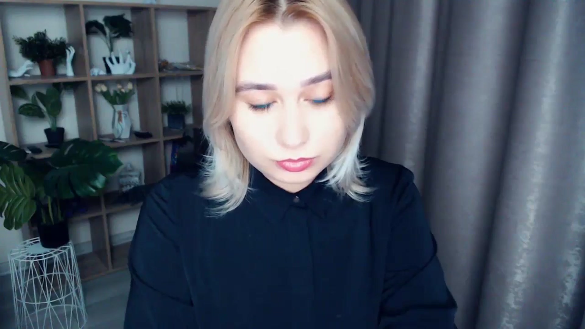 Gallery image thumbnail from Kukla_kolduna's myfreecams stream on, 12/04/2024, 15:33 image 9 of 20