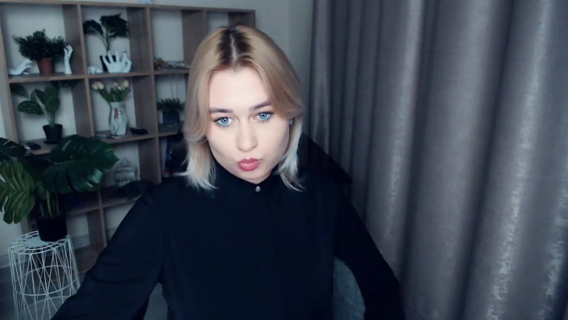 Gallery image thumbnail from Kukla_kolduna's myfreecams stream on, 12/04/2024, 15:33 image 19 of 20