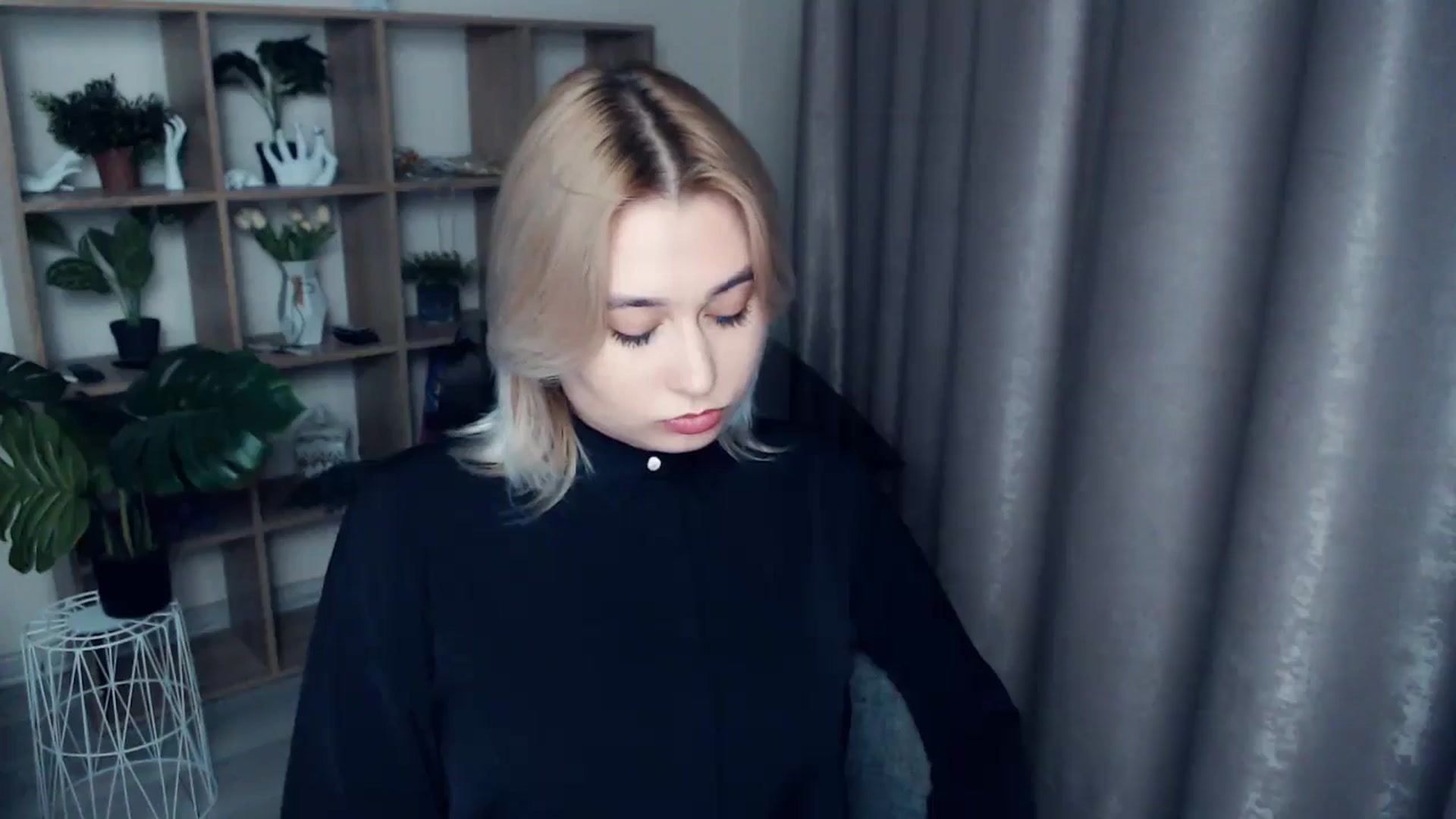 Gallery image thumbnail from Kukla_kolduna's myfreecams stream on, 12/04/2024, 15:33 image 18 of 20