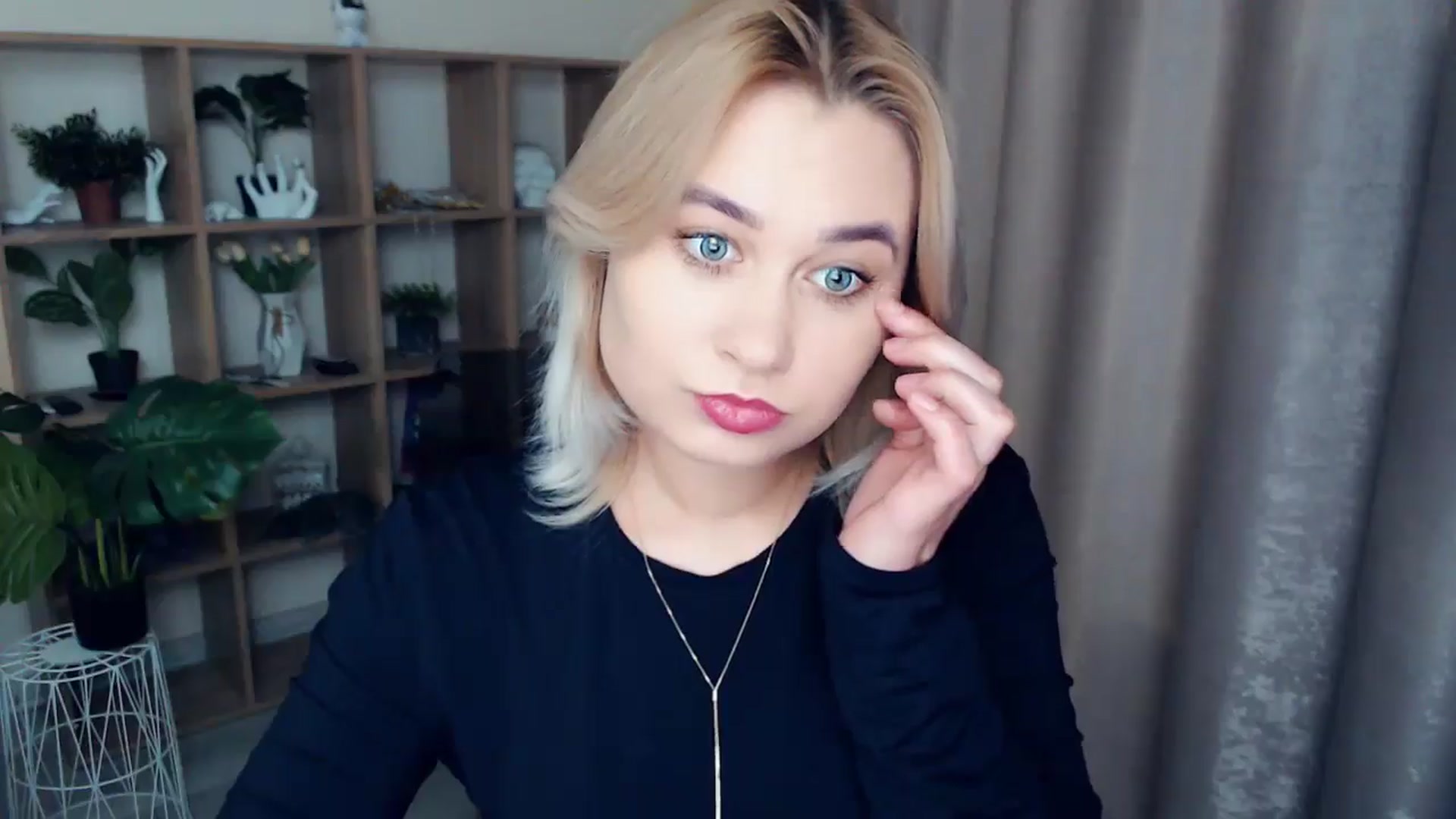 Gallery image thumbnail from Kukla_kolduna's myfreecams stream on, 12/05/2024, 14:41 image 16 of 20