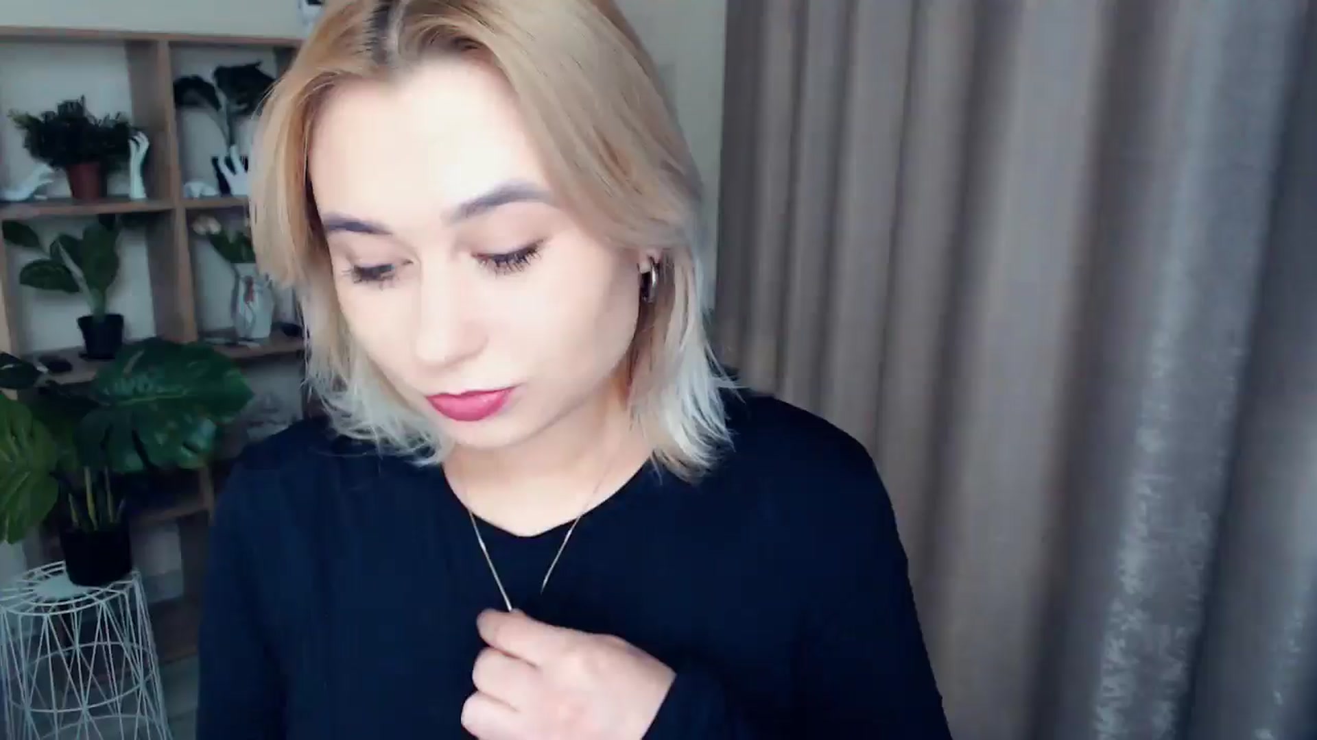 Gallery image thumbnail from Kukla_kolduna's myfreecams stream on, 12/05/2024, 16:30 image 3 of 20