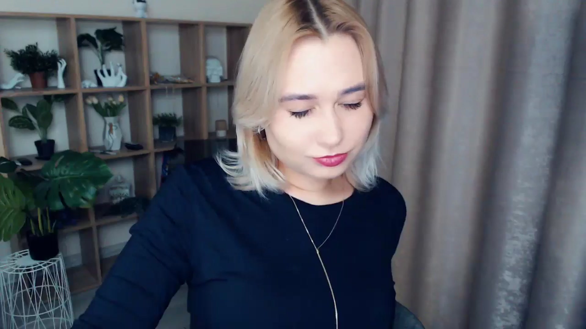 Gallery image thumbnail from Kukla_kolduna's myfreecams stream on, 12/05/2024, 16:30 image 4 of 20