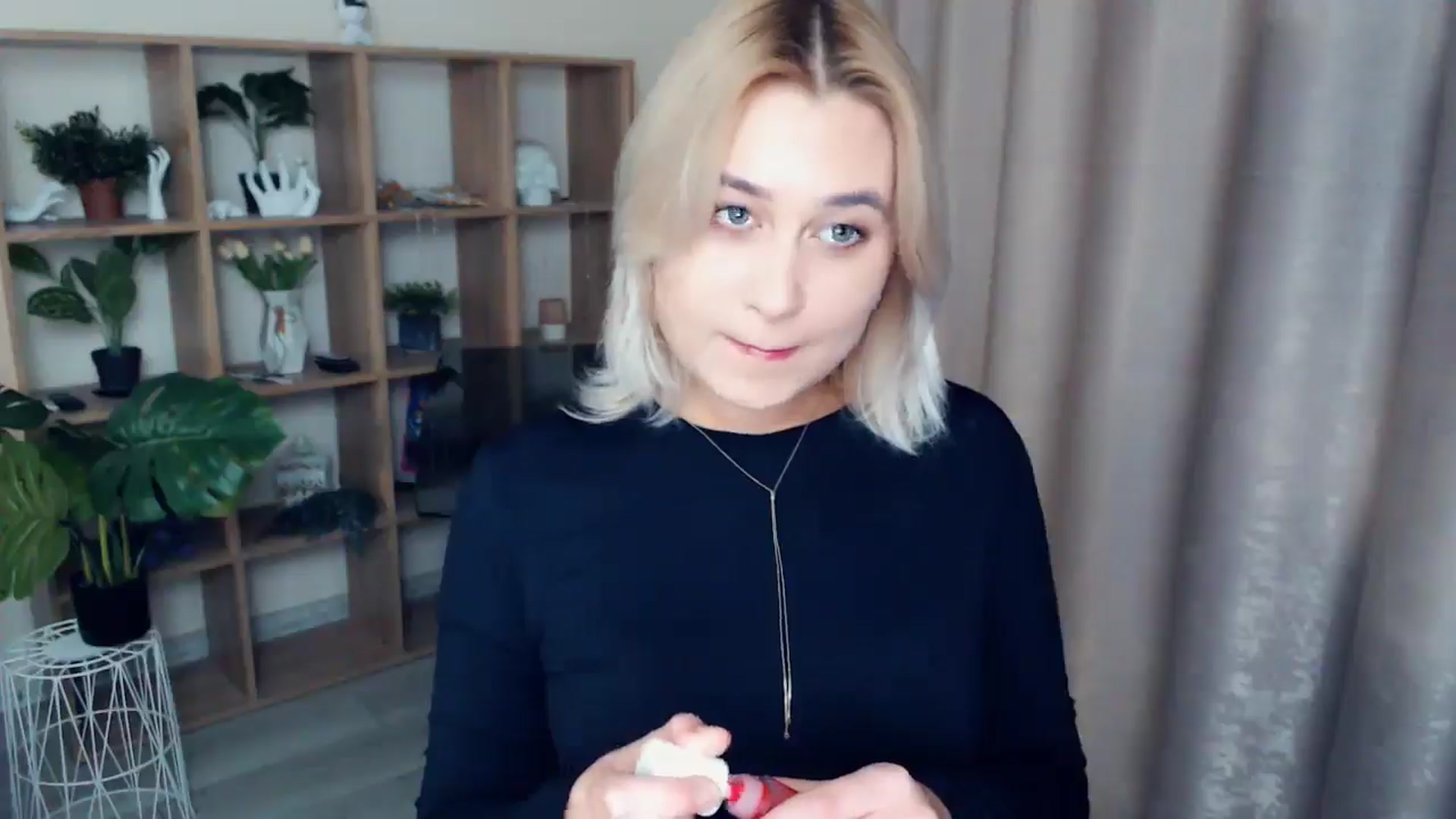 Gallery image thumbnail from Kukla_kolduna's myfreecams stream on, 12/05/2024, 16:30 image 18 of 20