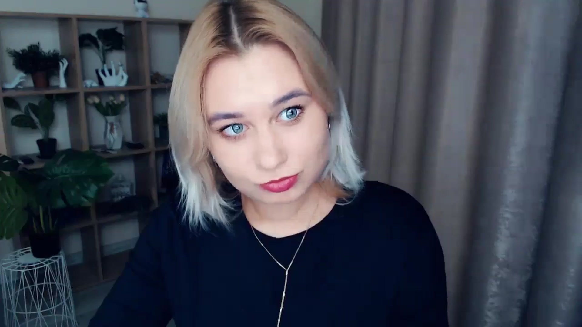 Gallery image thumbnail from Kukla_kolduna's myfreecams stream on, 12/05/2024, 16:30 image 13 of 20