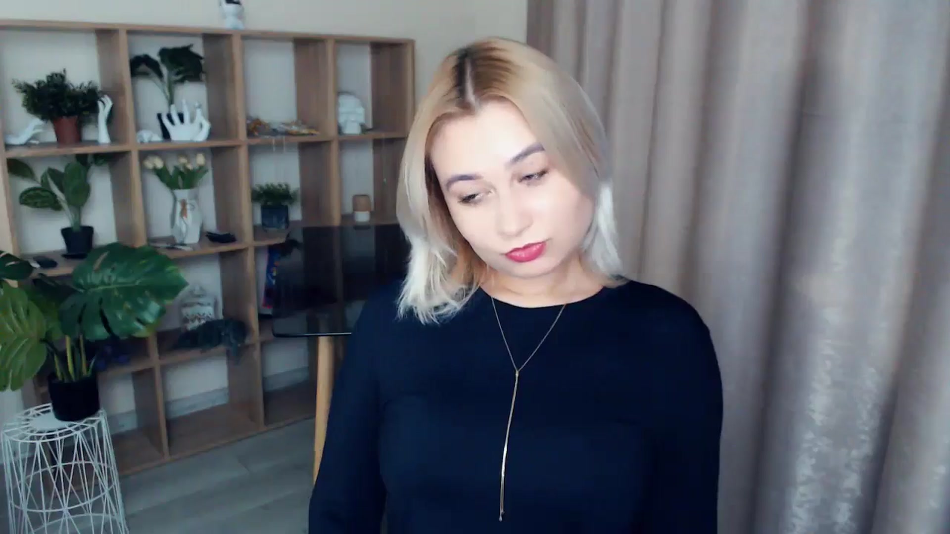 Gallery image thumbnail from Kukla_kolduna's myfreecams stream on, 12/05/2024, 17:16 image 12 of 20