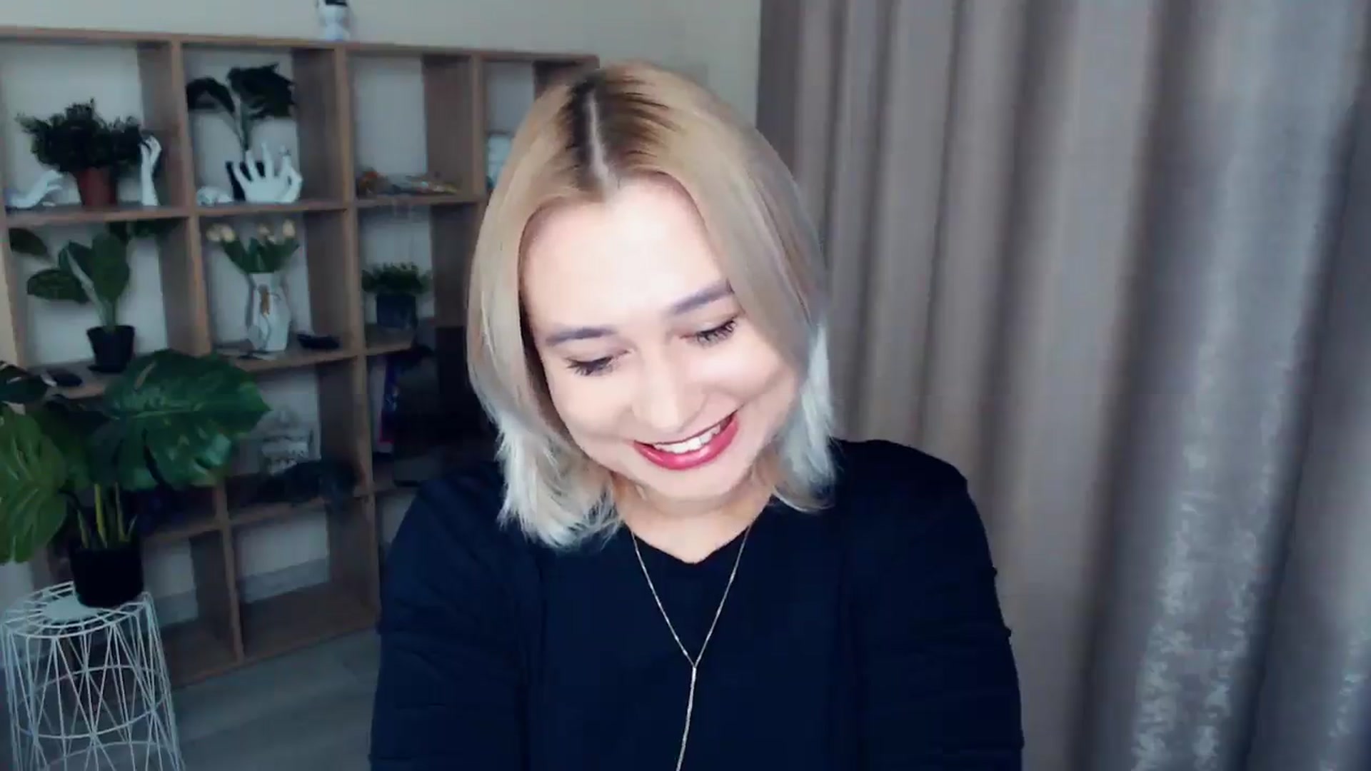 Gallery image thumbnail from Kukla_kolduna's myfreecams stream on, 12/05/2024, 17:16 image 14 of 20