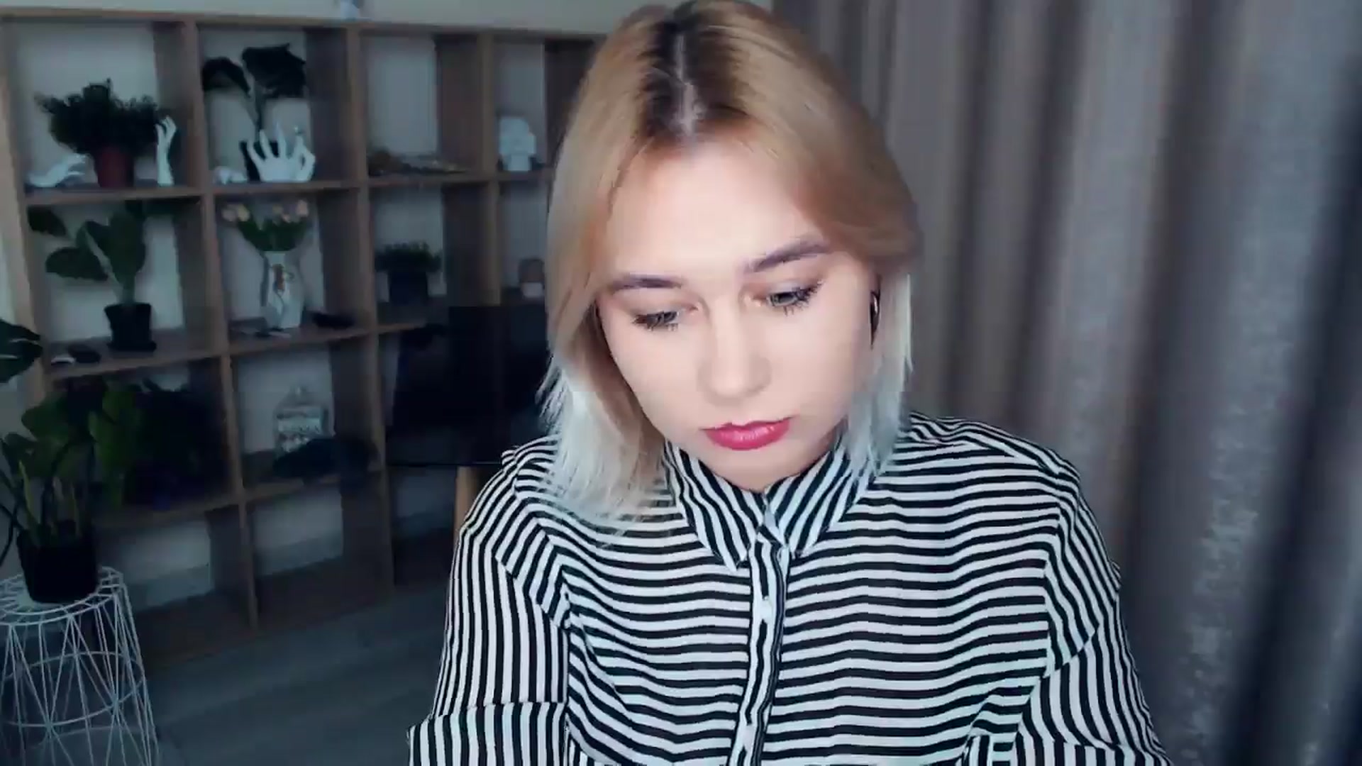 Gallery image thumbnail from Kukla_kolduna's myfreecams stream on, 12/06/2024, 16:52 image 5 of 20