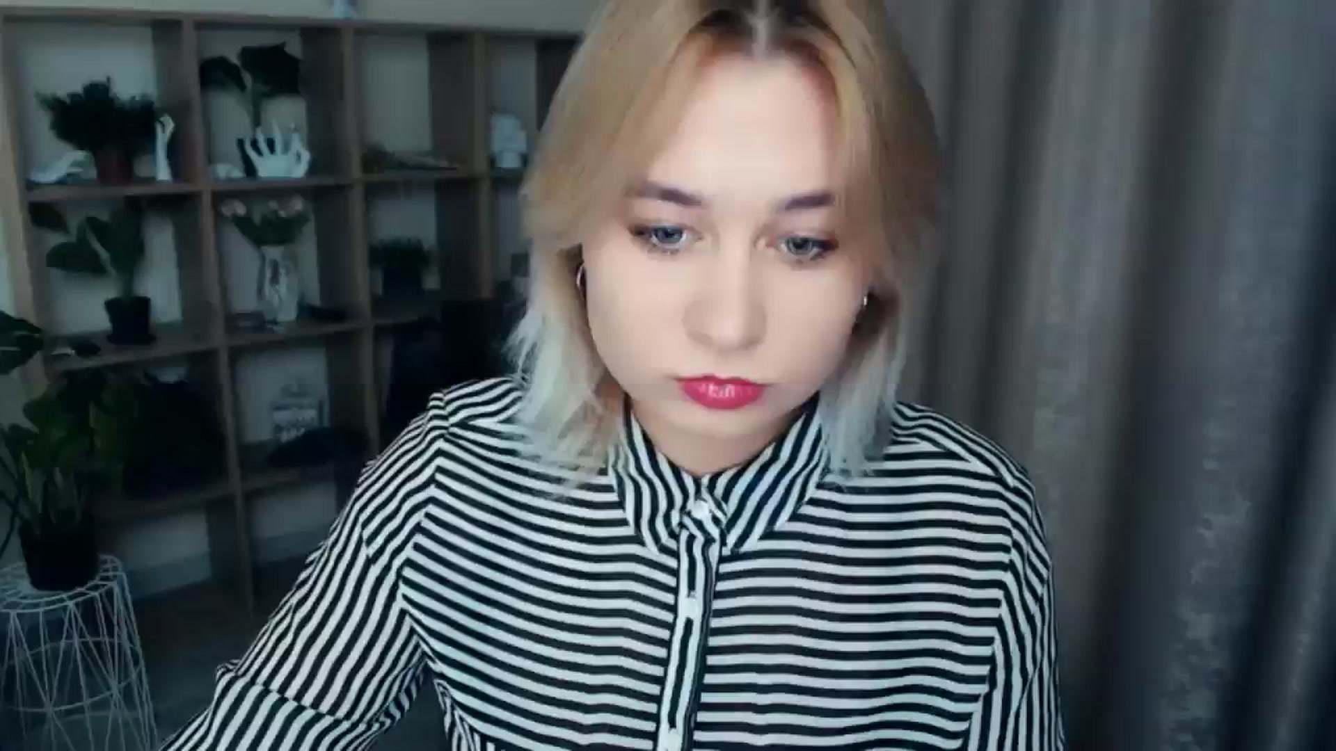 Gallery image thumbnail from Kukla_kolduna's myfreecams stream on, 12/06/2024, 16:52 image 19 of 20