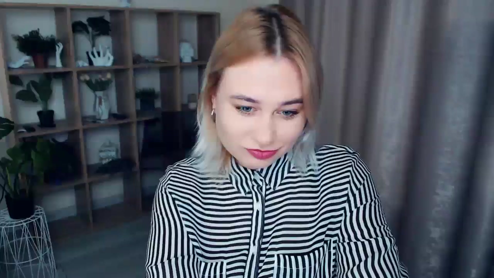 Gallery image thumbnail from Kukla_kolduna's myfreecams stream on, 12/06/2024, 16:52 image 1 of 20