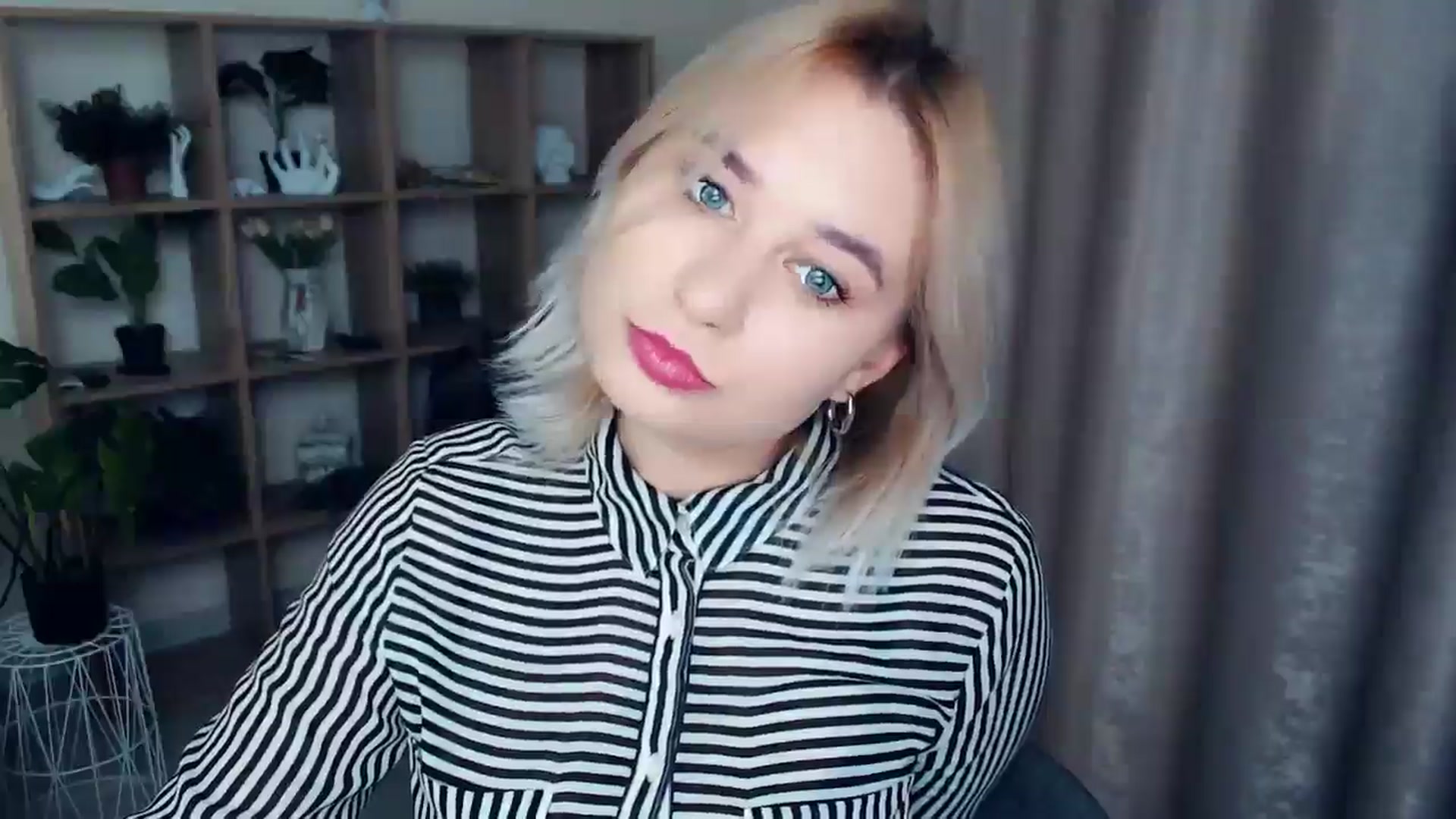 Gallery image thumbnail from Kukla_kolduna's myfreecams stream on, 12/06/2024, 16:52 image 9 of 20