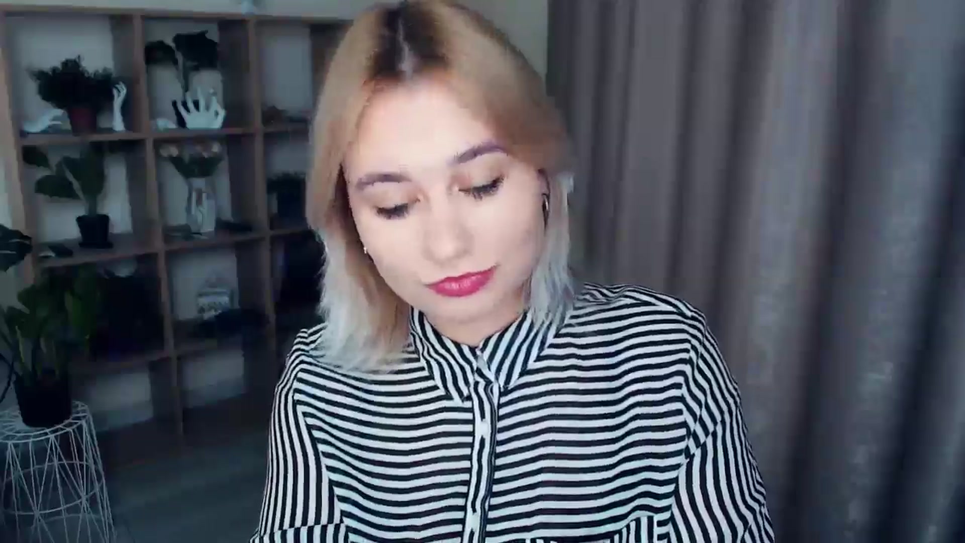 Gallery image thumbnail from Kukla_kolduna's myfreecams stream on, 12/06/2024, 16:52 image 7 of 20
