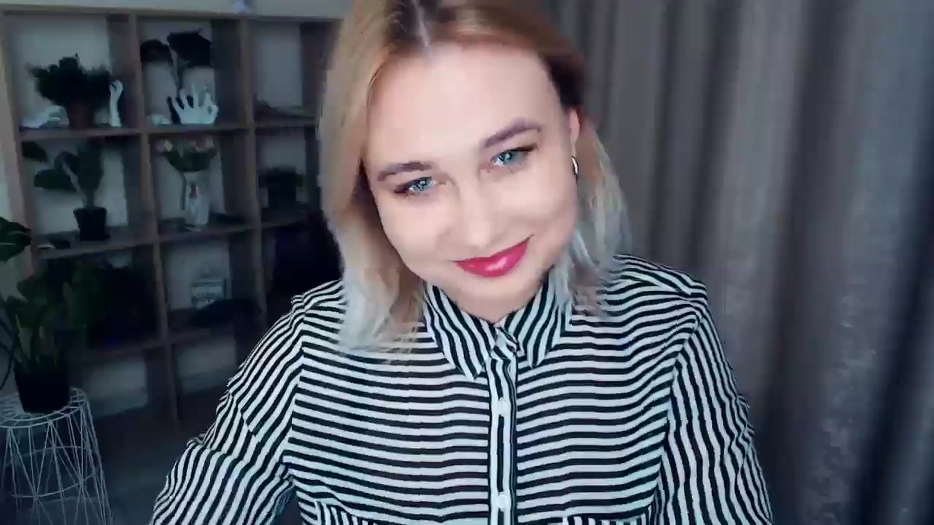 Gallery image thumbnail from Kukla_kolduna's myfreecams stream on, 12/06/2024, 16:52 image 11 of 20