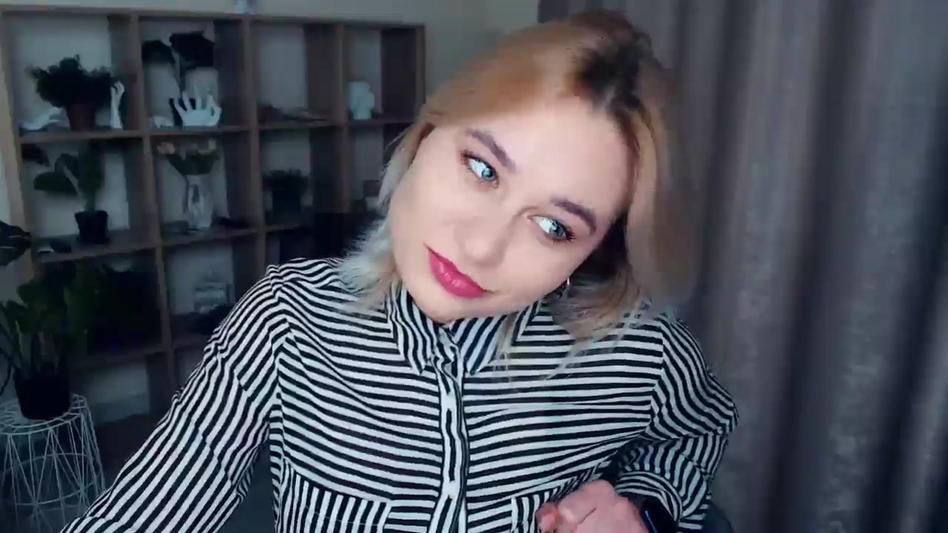 Gallery image thumbnail from Kukla_kolduna's myfreecams stream on, 12/06/2024, 16:52 image 14 of 20