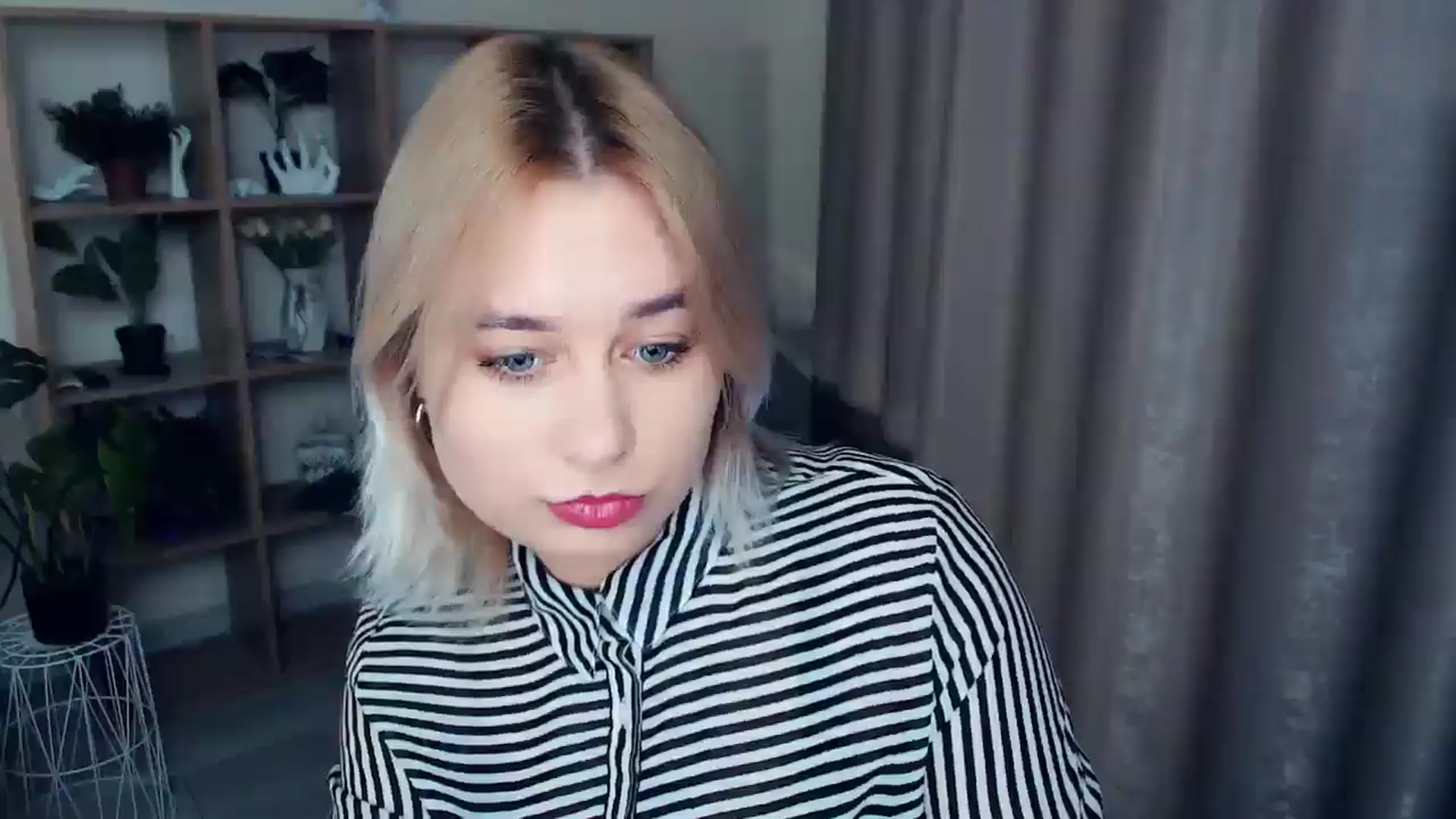 Gallery image thumbnail from Kukla_kolduna's myfreecams stream on, 12/06/2024, 16:52 image 8 of 20