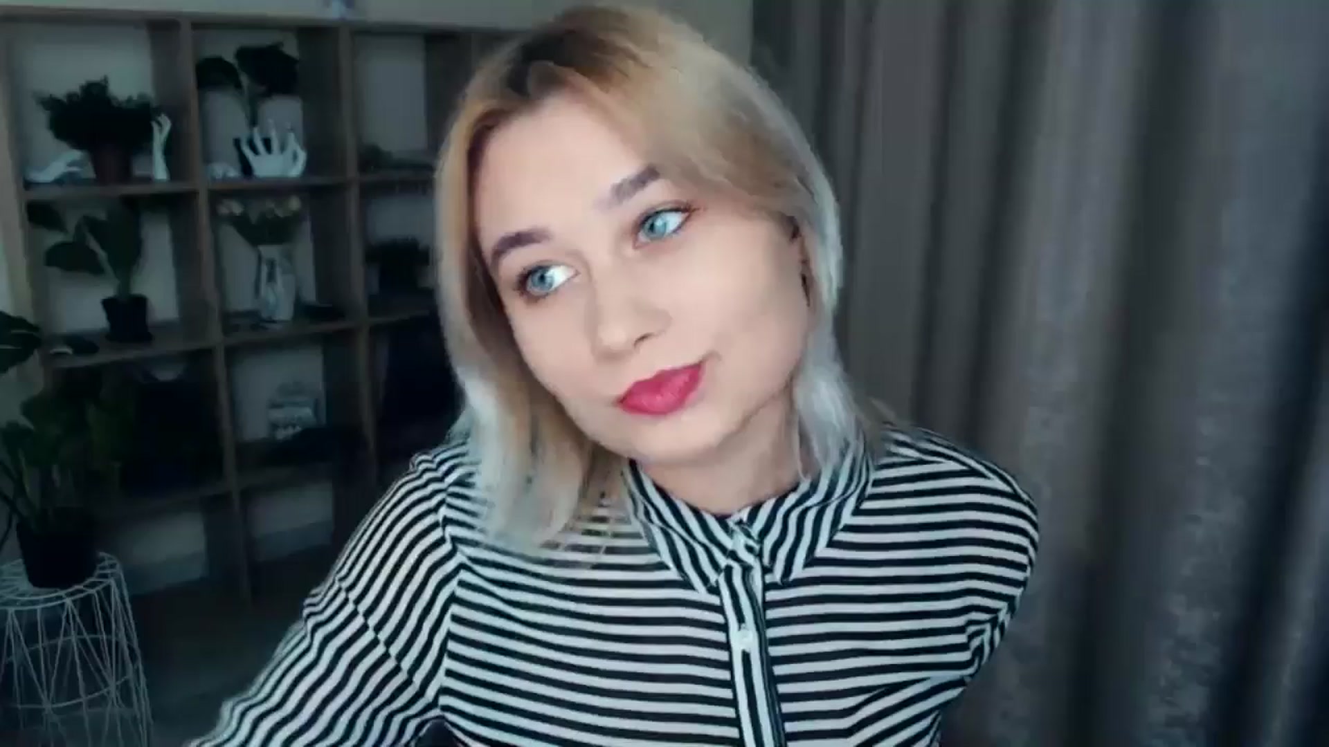 Gallery image thumbnail from Kukla_kolduna's myfreecams stream on, 12/06/2024, 17:11 image 10 of 20