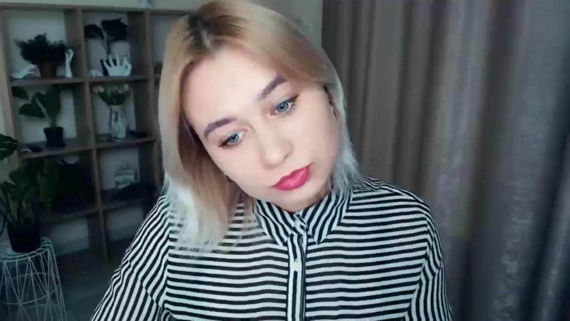 Gallery image thumbnail from Kukla_kolduna's myfreecams stream on, 12/06/2024, 17:11 image 7 of 20