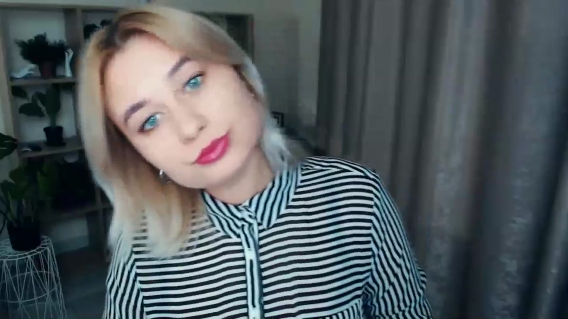 Gallery image thumbnail from Kukla_kolduna's myfreecams stream on, 12/06/2024, 17:11 image 4 of 20