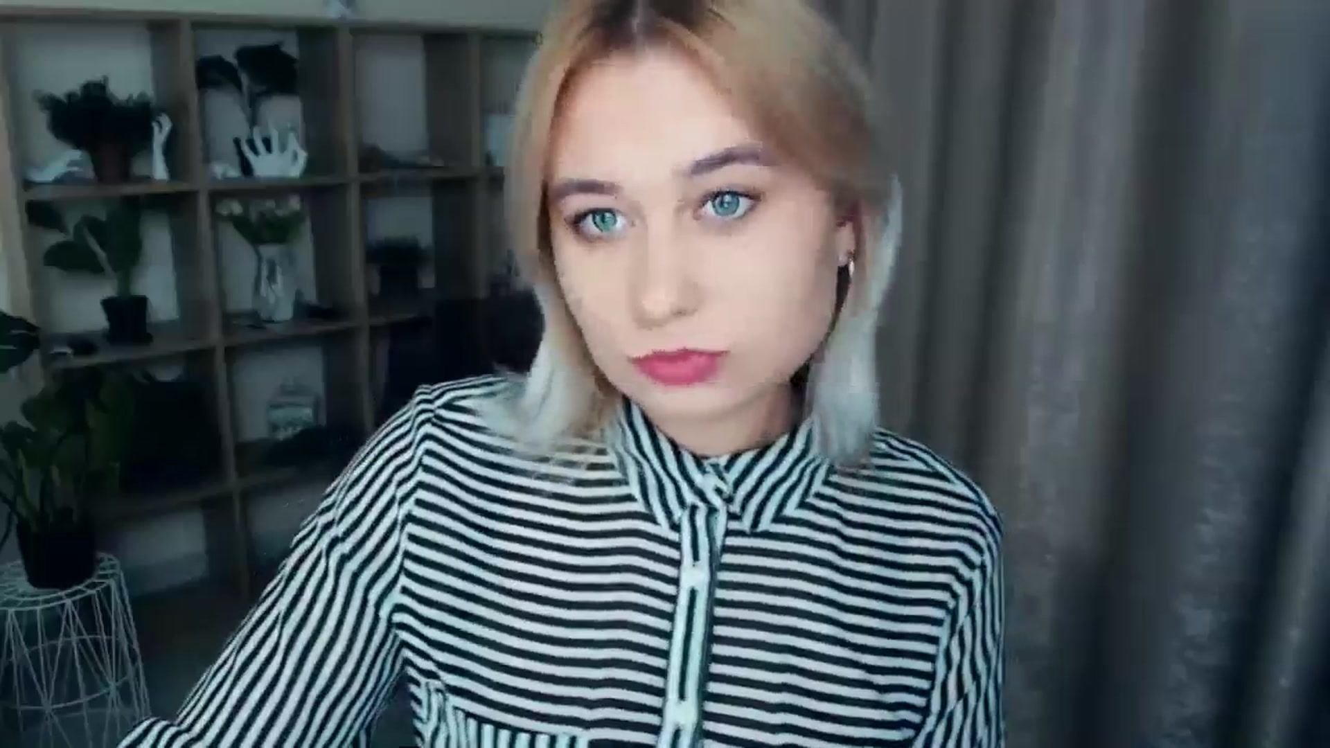 Gallery image thumbnail from Kukla_kolduna's myfreecams stream on, 12/06/2024, 17:11 image 3 of 20