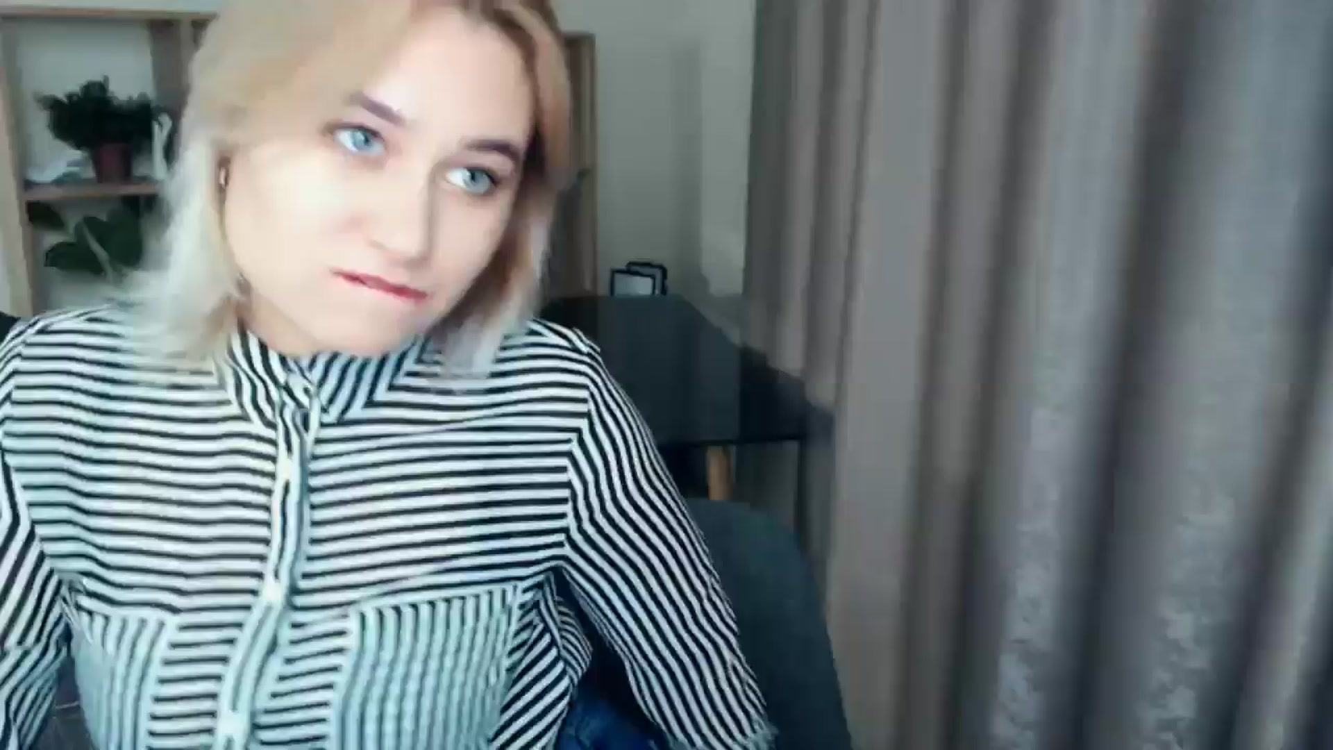 Gallery image thumbnail from Kukla_kolduna's myfreecams stream on, 12/06/2024, 17:11 image 15 of 20