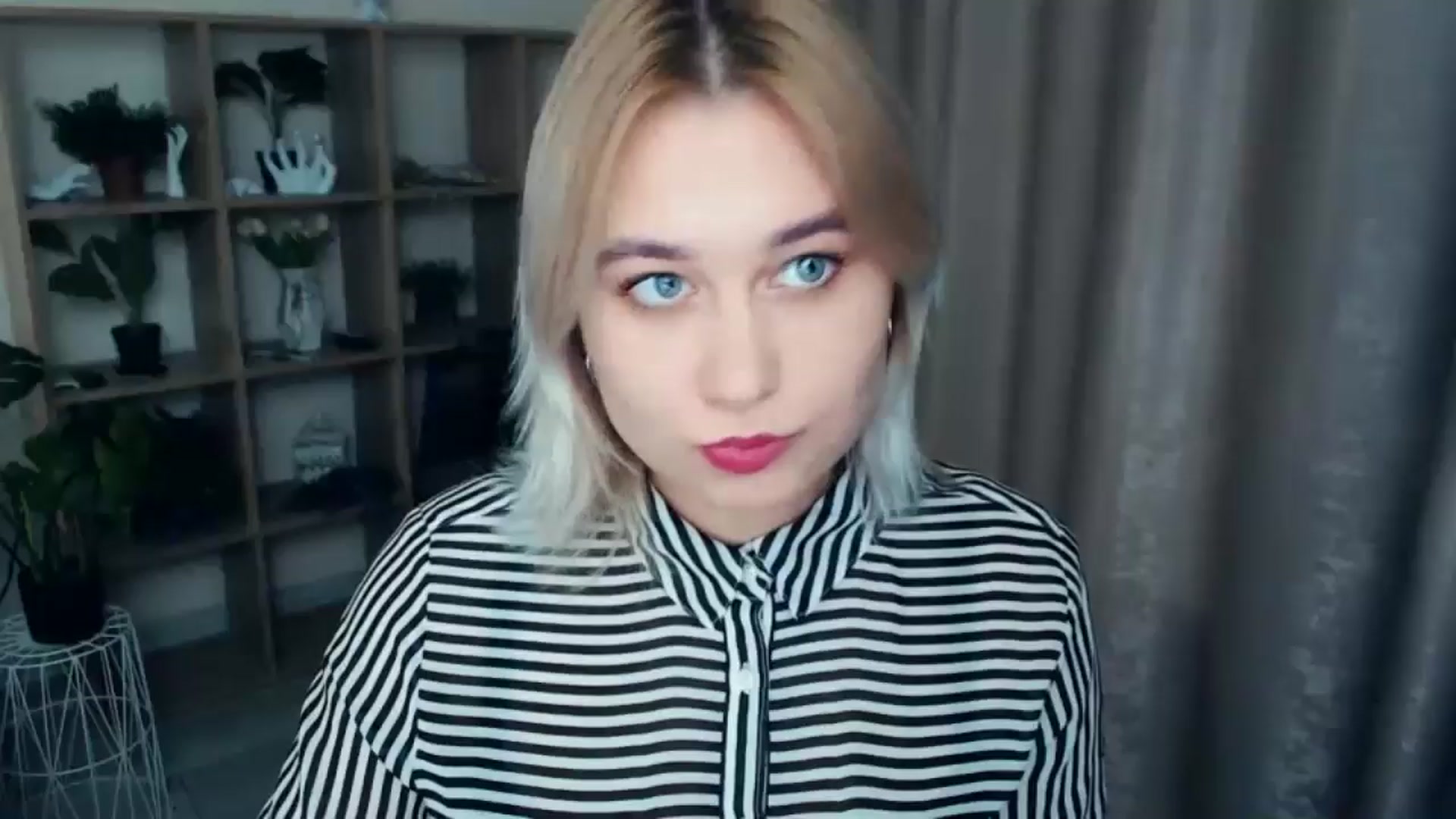 Gallery image thumbnail from Kukla_kolduna's myfreecams stream on, 12/06/2024, 17:11 image 9 of 20