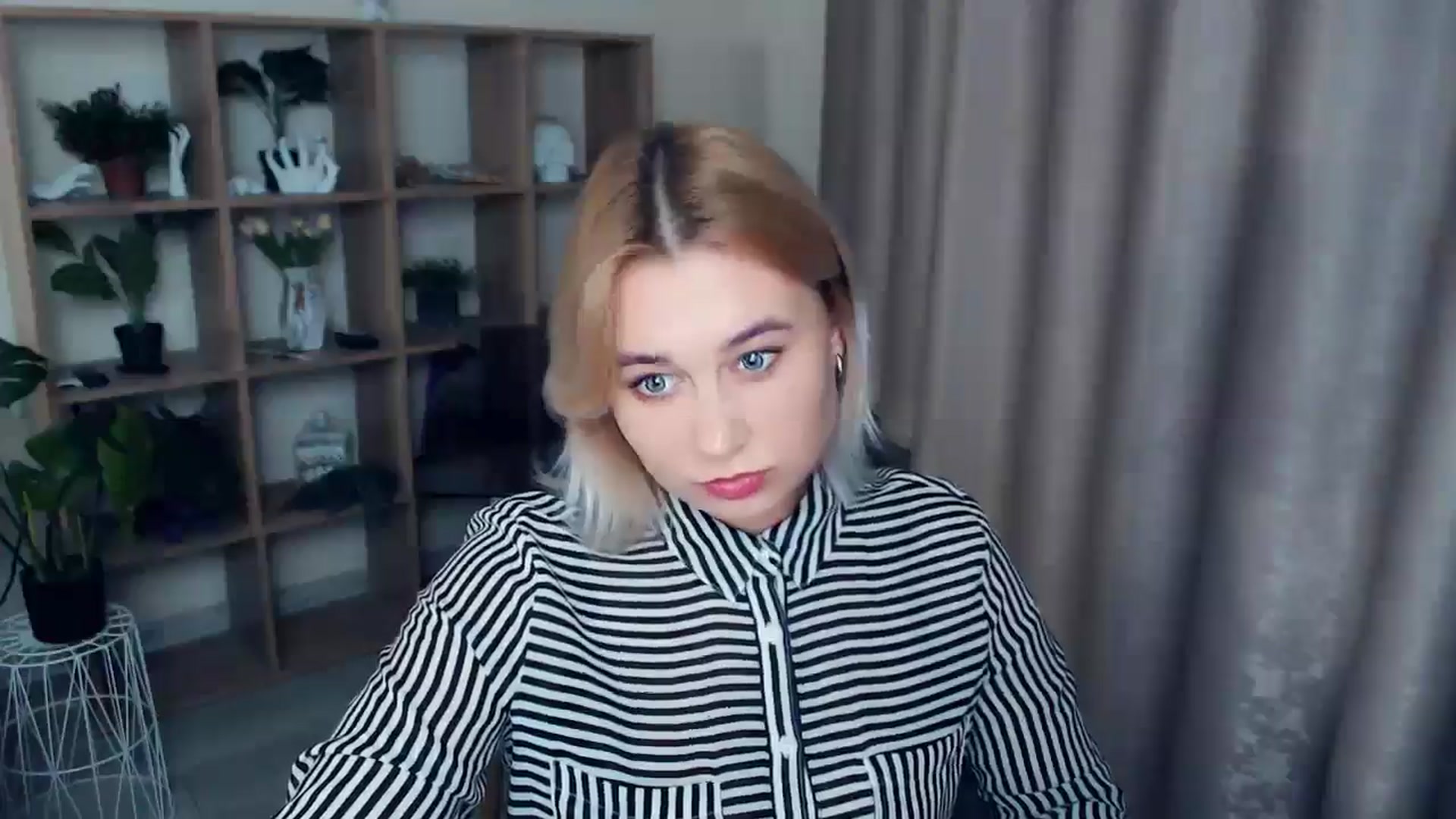 Gallery image thumbnail from Kukla_kolduna's myfreecams stream on, 12/06/2024, 18:55 image 17 of 20
