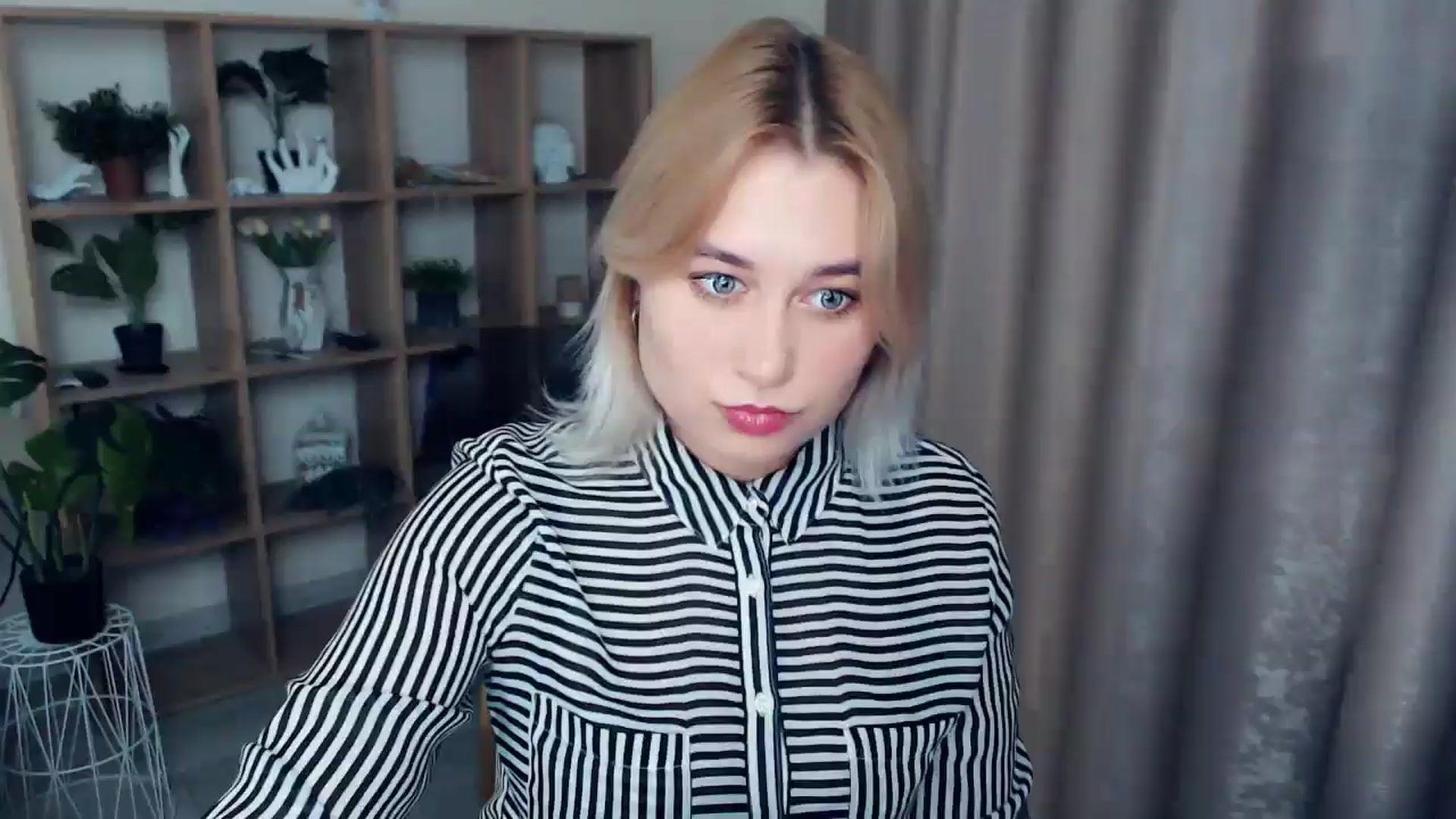 Gallery image thumbnail from Kukla_kolduna's myfreecams stream on, 12/06/2024, 18:55 image 13 of 20