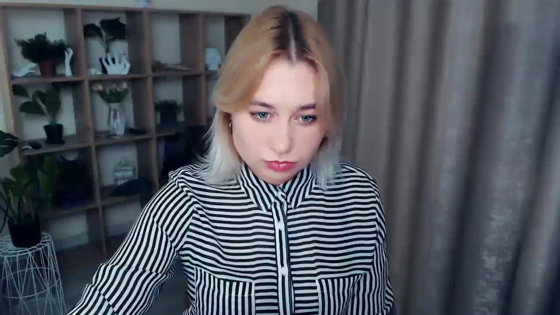 Gallery image thumbnail from Kukla_kolduna's myfreecams stream on, 12/06/2024, 18:55 image 11 of 20