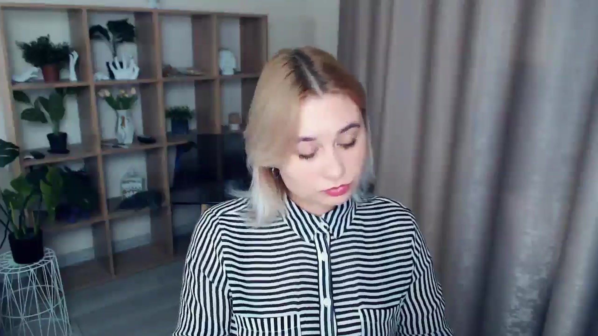 Gallery image thumbnail from Kukla_kolduna's myfreecams stream on, 12/06/2024, 18:55 image 19 of 20