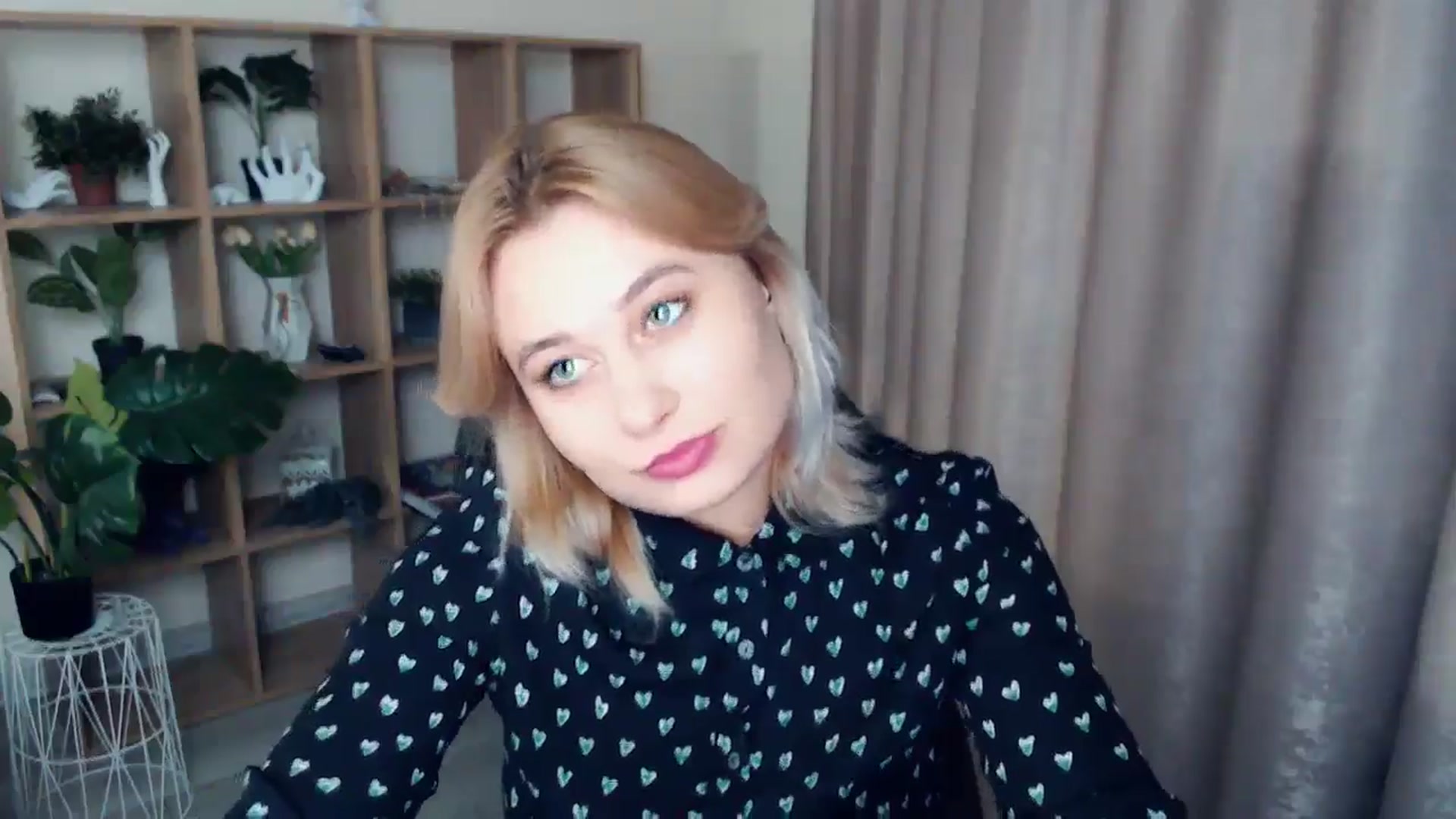 Gallery image thumbnail from Kukla_kolduna's myfreecams stream on, 12/08/2024, 16:34 image 5 of 20