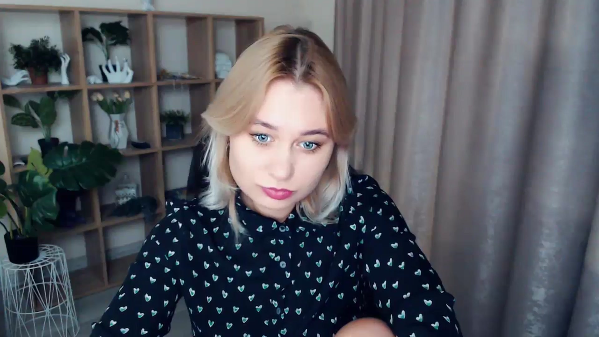 Gallery image thumbnail from Kukla_kolduna's myfreecams stream on, 12/08/2024, 16:34 image 6 of 20