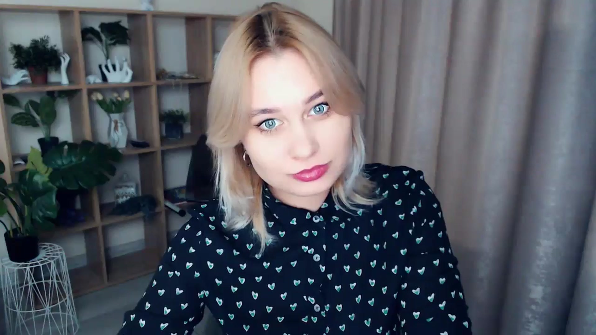 Gallery image thumbnail from Kukla_kolduna's myfreecams stream on, 12/08/2024, 16:34 image 12 of 20