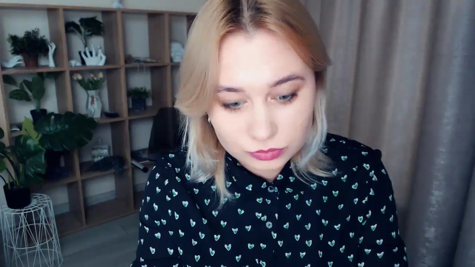 Gallery image thumbnail from Kukla_kolduna's myfreecams stream on, 12/08/2024, 16:34 image 11 of 20