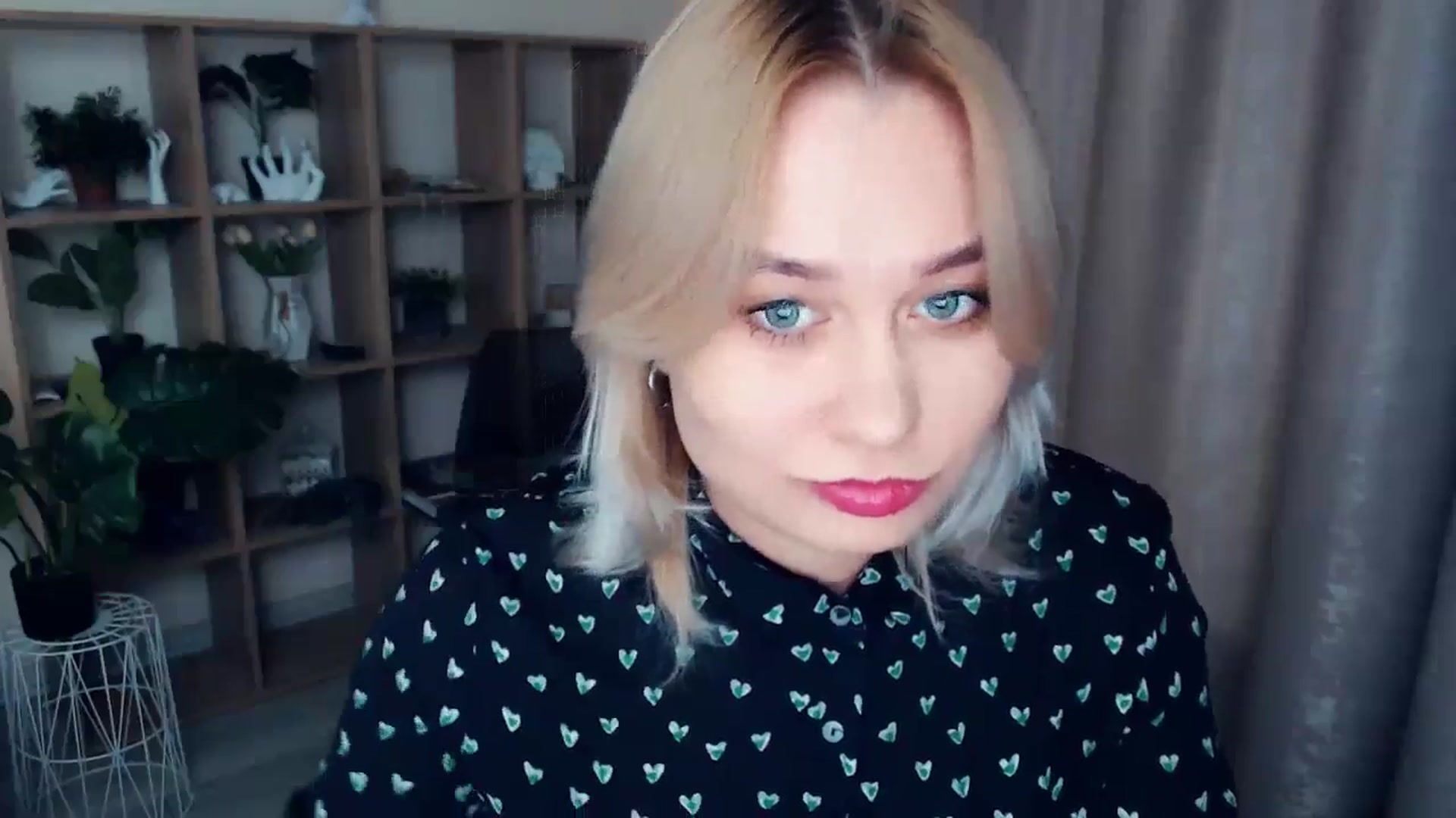 Gallery image thumbnail from Kukla_kolduna's myfreecams stream on, 12/08/2024, 16:34 image 15 of 20