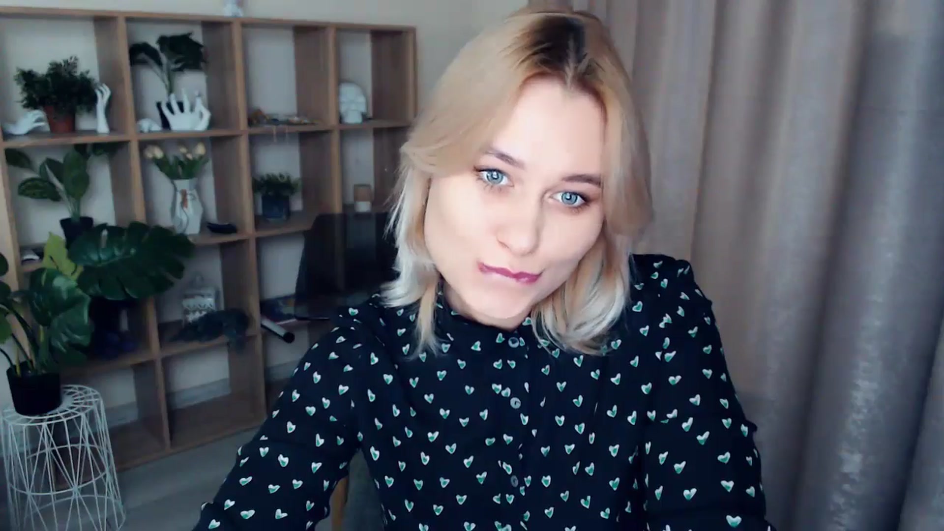 Gallery image thumbnail from Kukla_kolduna's myfreecams stream on, 12/08/2024, 16:34 image 10 of 20