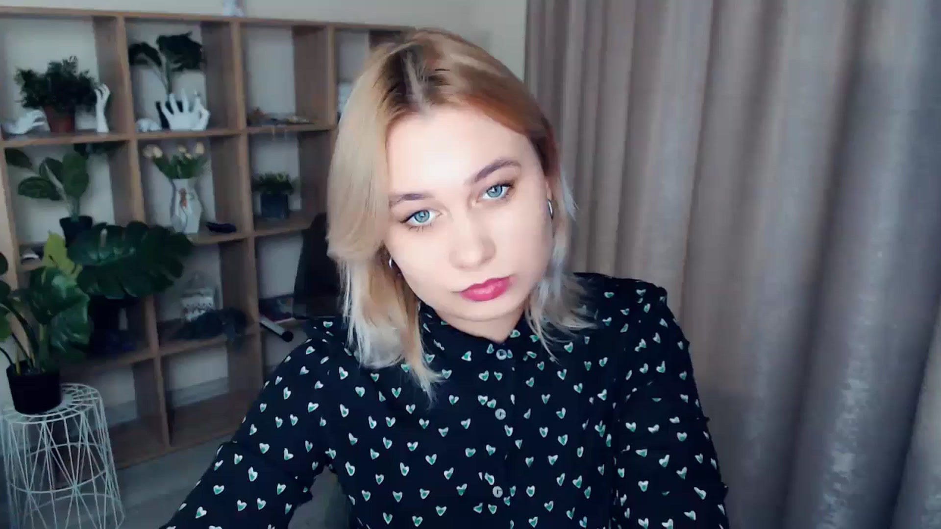 Gallery image thumbnail from Kukla_kolduna's myfreecams stream on, 12/08/2024, 16:34 image 18 of 20
