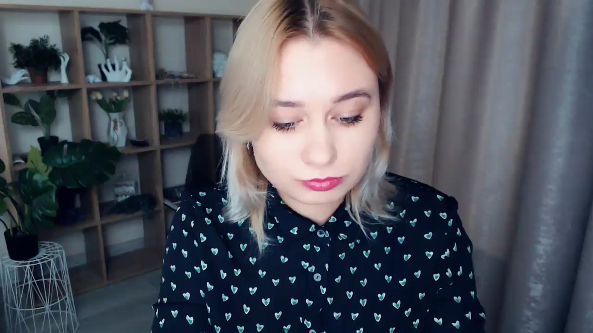 Gallery image thumbnail from Kukla_kolduna's myfreecams stream on, 12/08/2024, 16:34 image 19 of 20