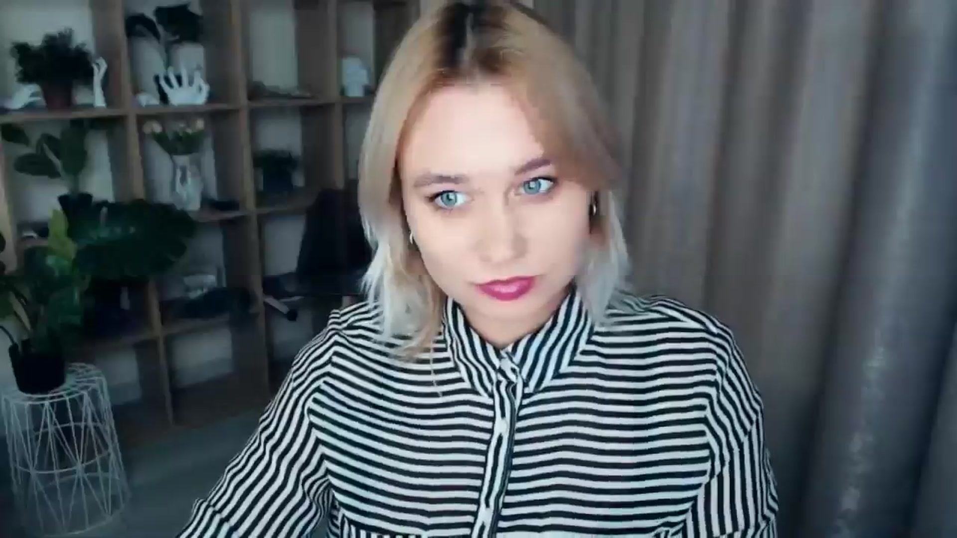 Gallery image thumbnail from Kukla_kolduna's myfreecams stream on, 12/08/2024, 18:11 image 2 of 20