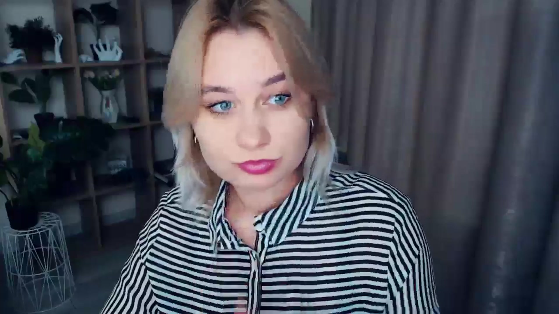 Gallery image thumbnail from Kukla_kolduna's myfreecams stream on, 12/08/2024, 18:11 image 11 of 20