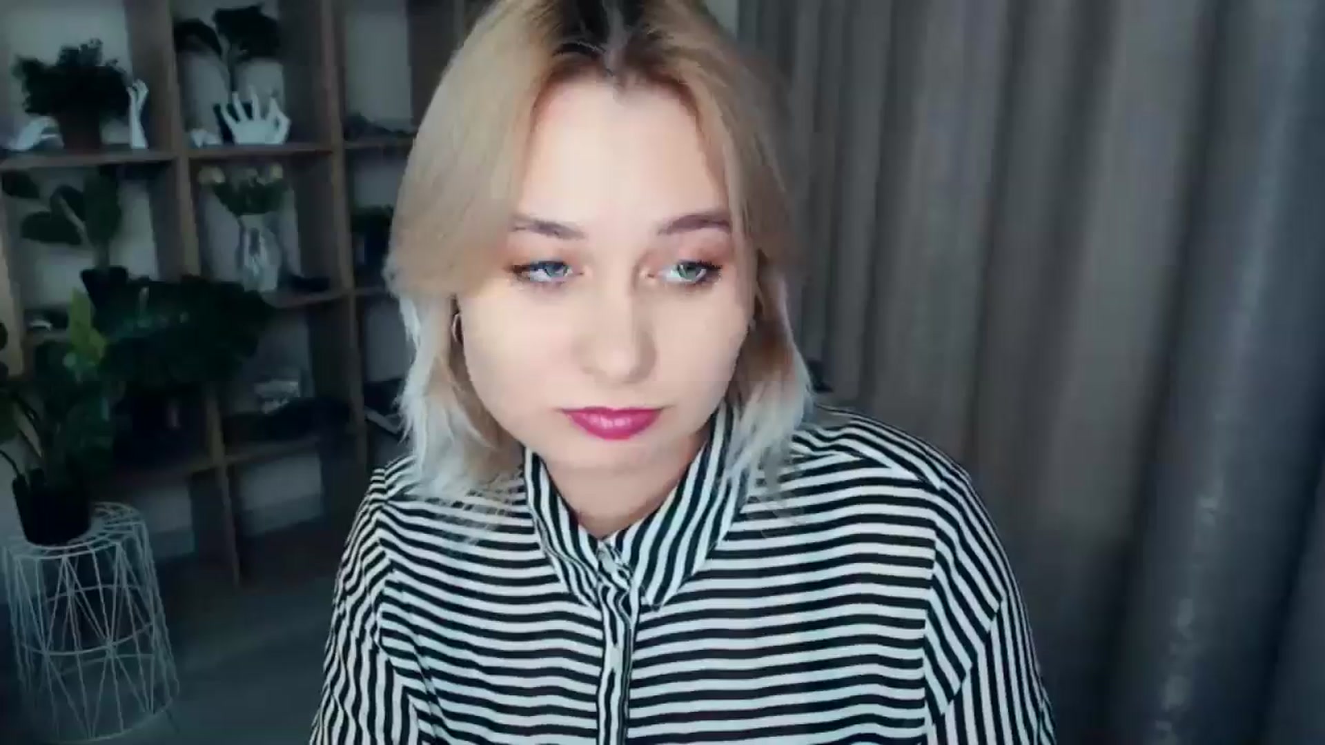 Gallery image thumbnail from Kukla_kolduna's myfreecams stream on, 12/08/2024, 18:11 image 8 of 20