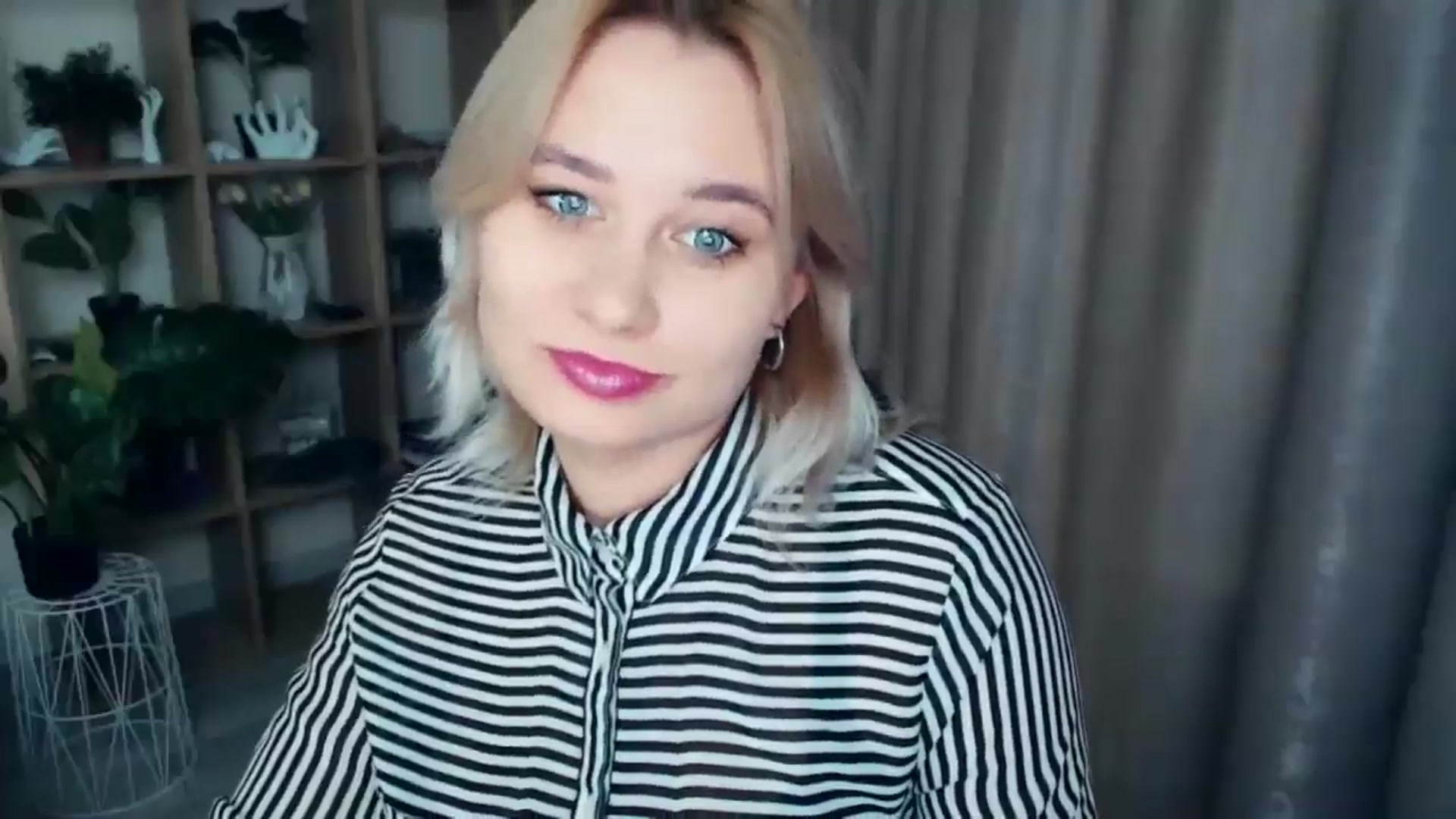 Gallery image thumbnail from Kukla_kolduna's myfreecams stream on, 12/08/2024, 18:11 image 6 of 20