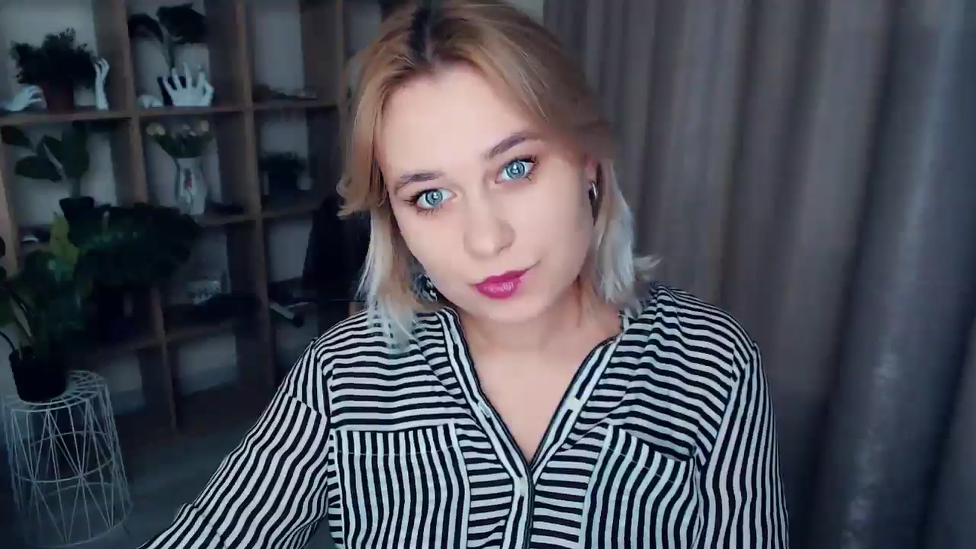 Gallery image thumbnail from Kukla_kolduna's myfreecams stream on, 12/08/2024, 18:11 image 16 of 20