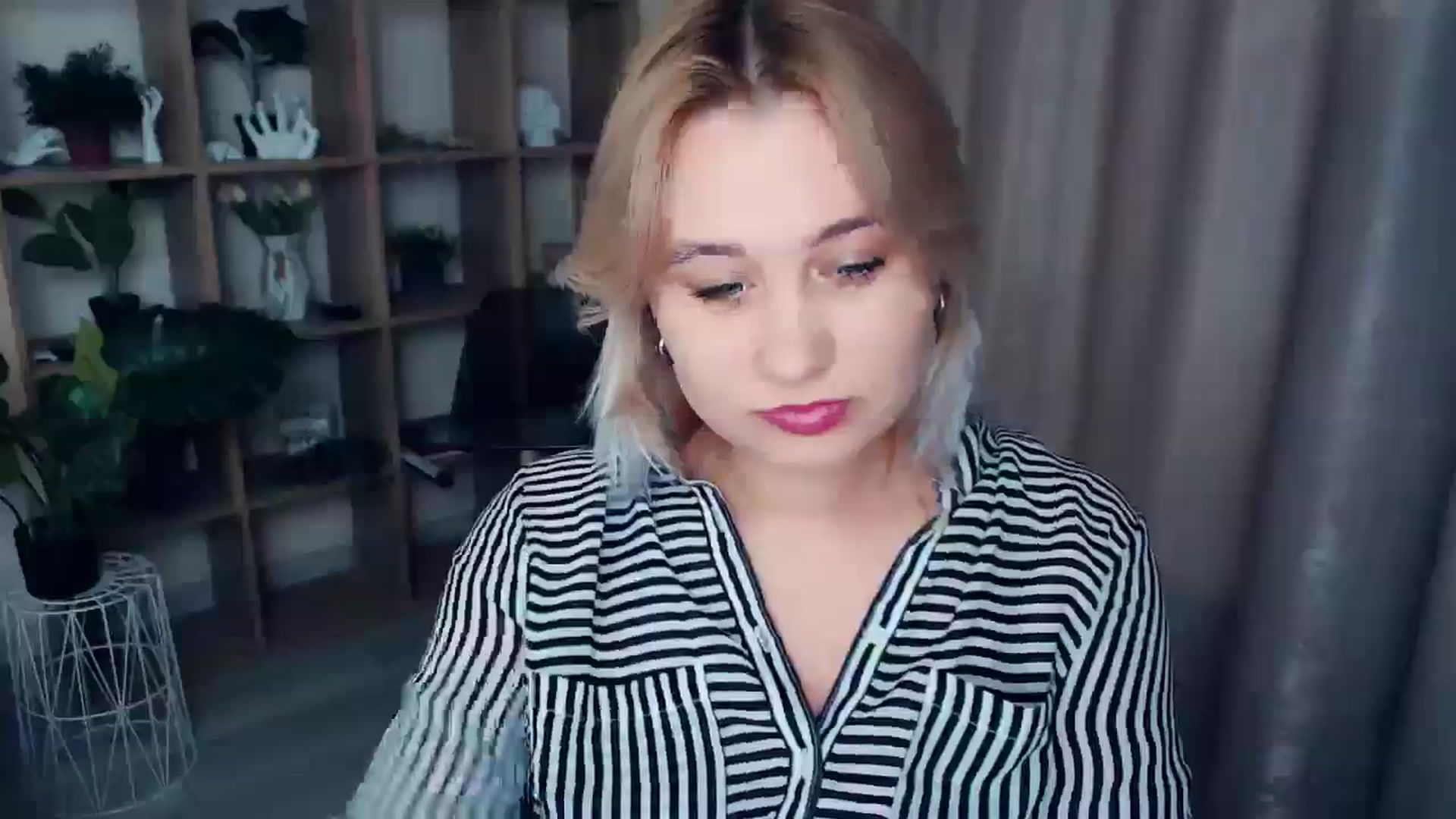 Gallery image thumbnail from Kukla_kolduna's myfreecams stream on, 12/08/2024, 18:11 image 19 of 20