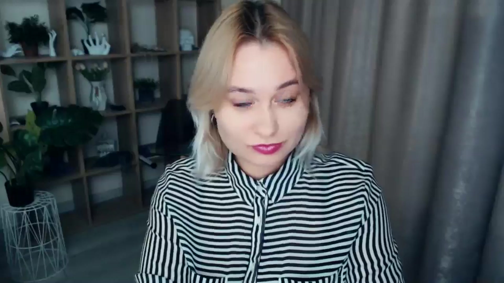 Gallery image thumbnail from Kukla_kolduna's myfreecams stream on, 12/08/2024, 18:11 image 7 of 20