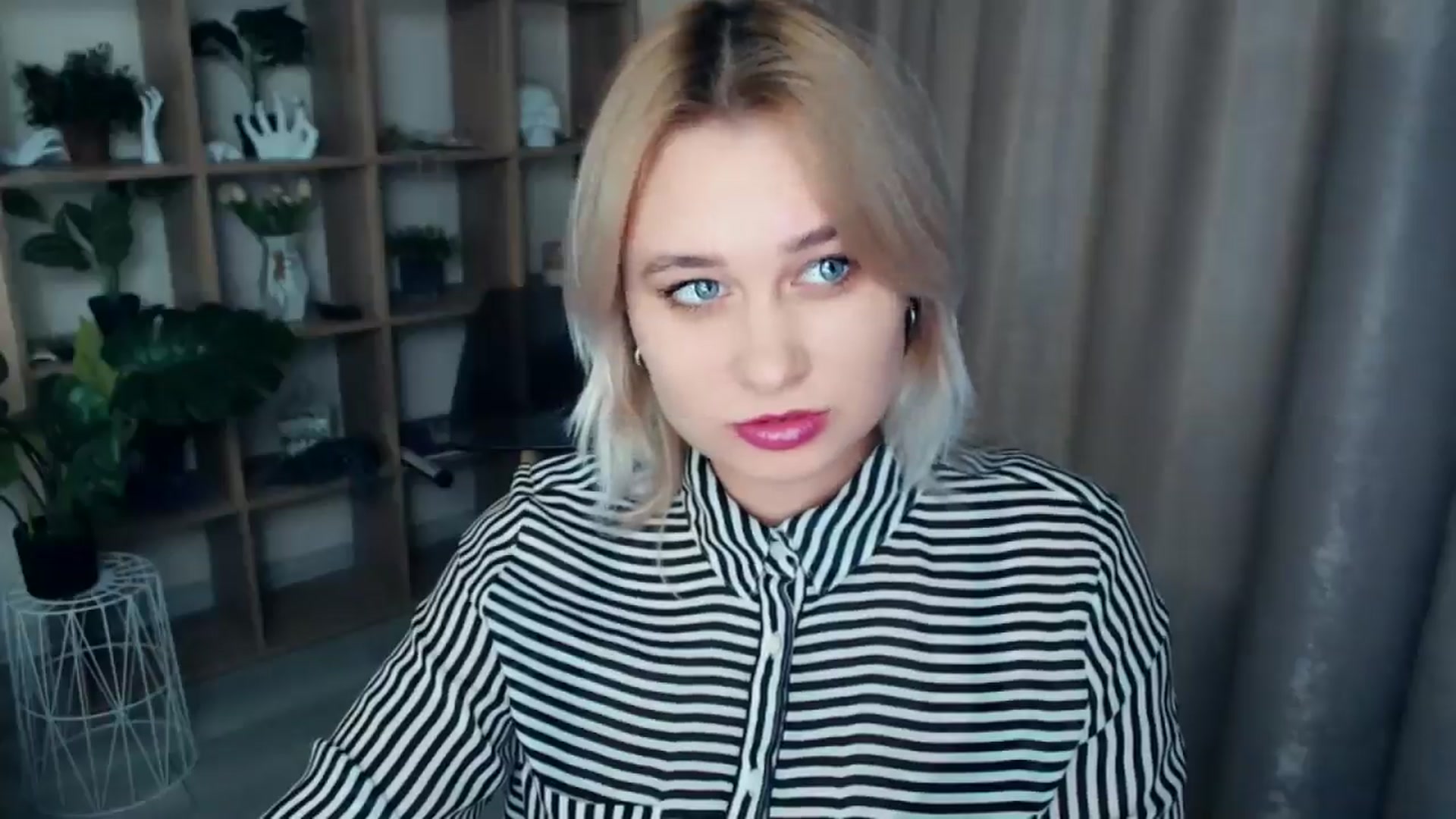Gallery image thumbnail from Kukla_kolduna's myfreecams stream on, 12/08/2024, 18:11 image 3 of 20