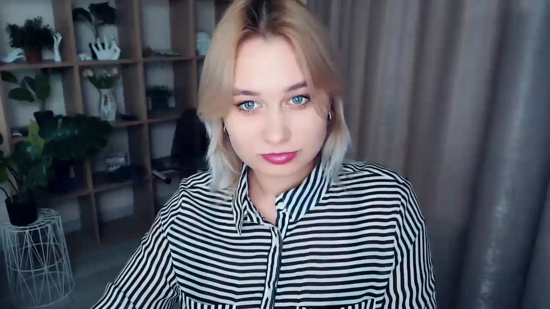 Gallery image thumbnail from Kukla_kolduna's myfreecams stream on, 12/08/2024, 18:11 image 15 of 20