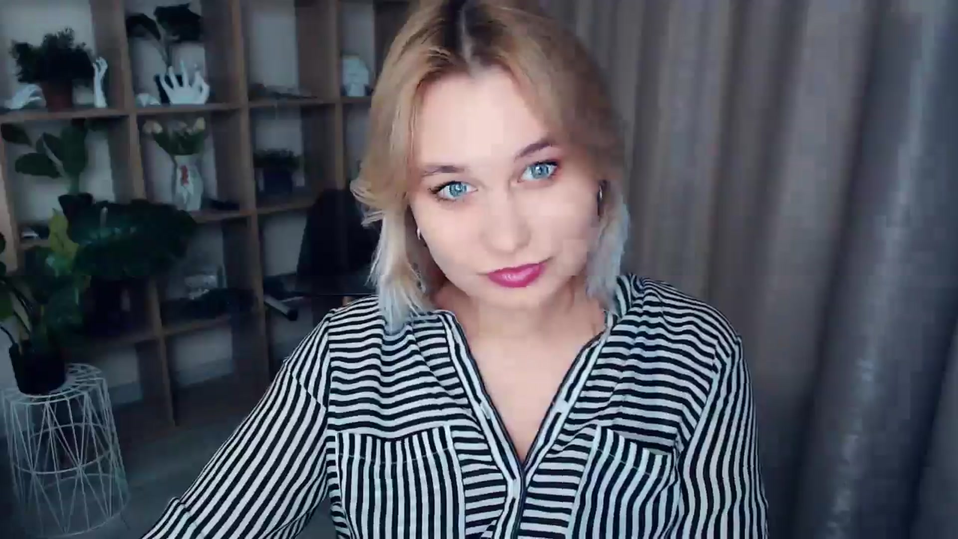 Gallery image thumbnail from Kukla_kolduna's myfreecams stream on, 12/08/2024, 18:11 image 18 of 20