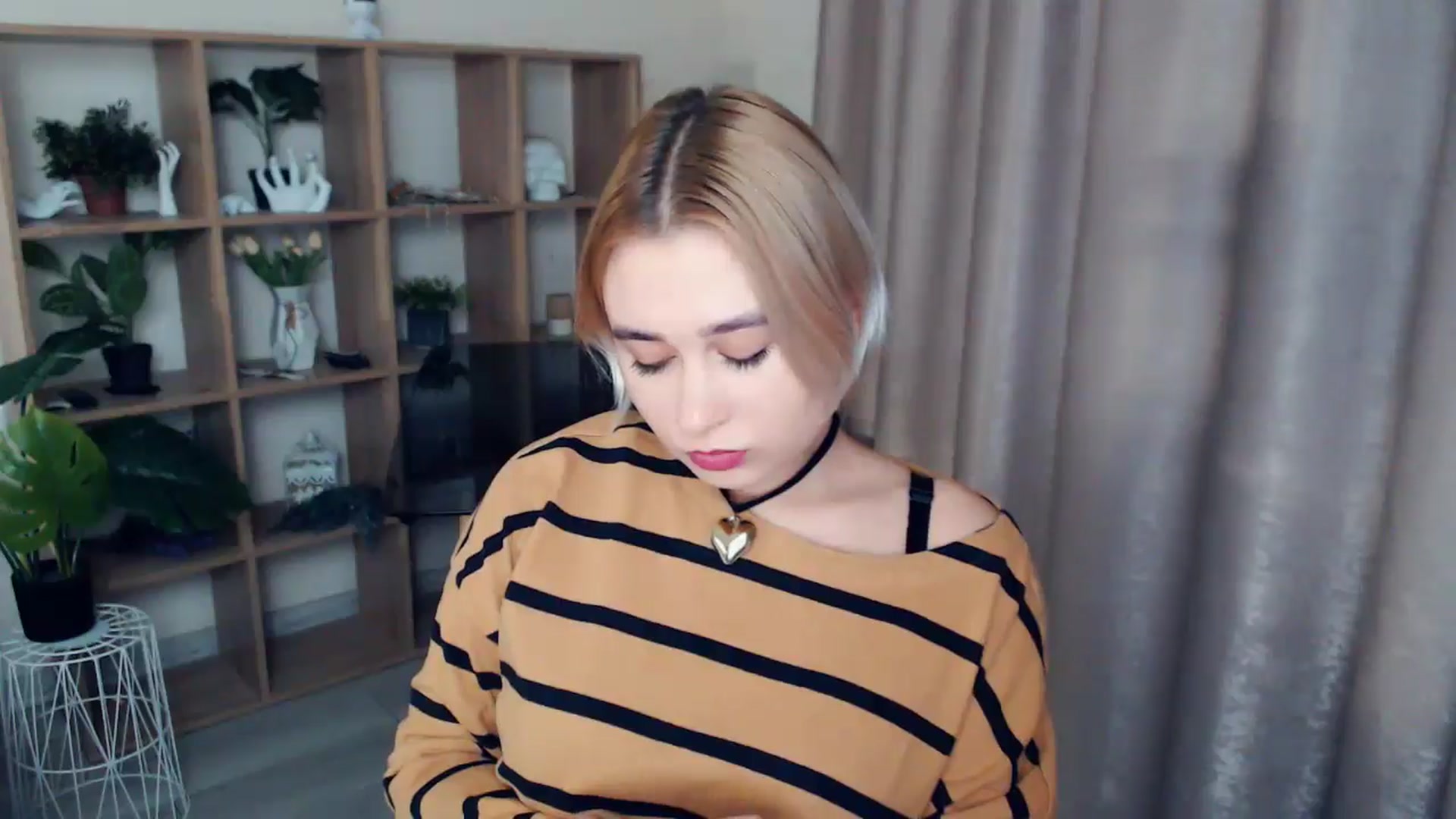 Gallery image thumbnail from Kukla_kolduna's myfreecams stream on, 12/11/2024, 14:16 image 19 of 20